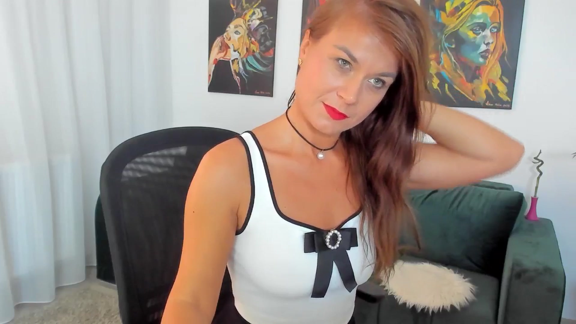 Gallery image thumbnail from SuaveGia's myfreecams stream on, 09/23/2025, 10:15 image 11 of 20