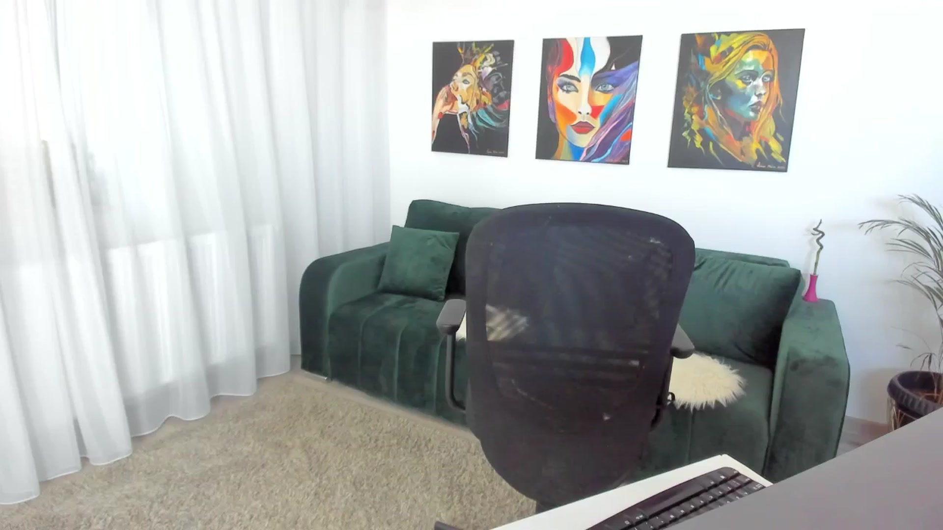 Gallery image thumbnail from SuaveGia's myfreecams stream on, 09/24/2025, 13:01 image 19 of 20
