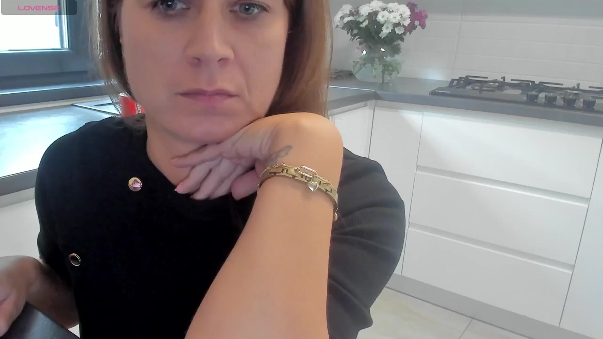Gallery image thumbnail from SuaveGia's myfreecams stream on, 10/09/2025, 11:54 image 15 of 20