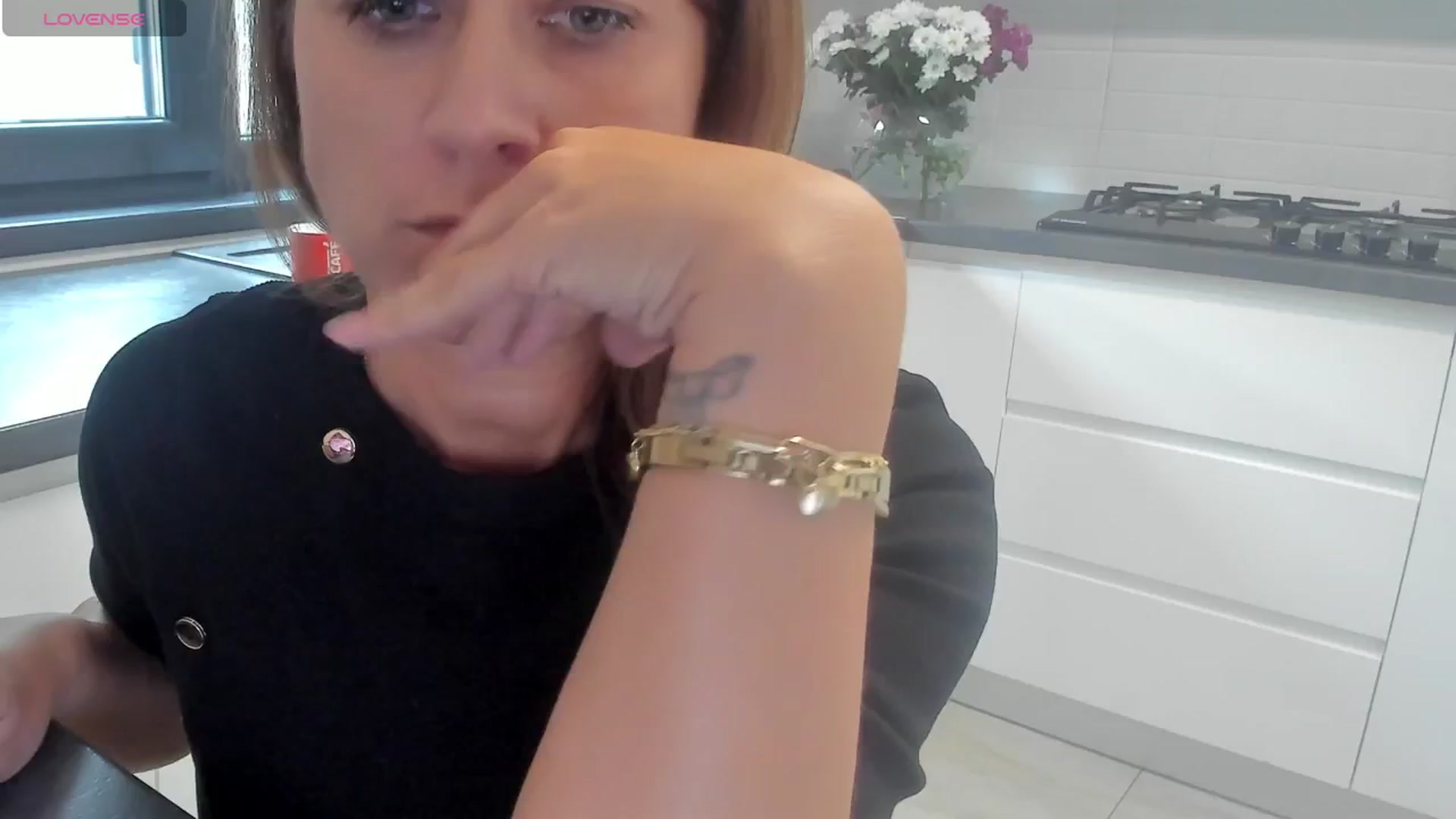 Gallery image thumbnail from SuaveGia's myfreecams stream on, 10/09/2025, 11:54 image 14 of 20