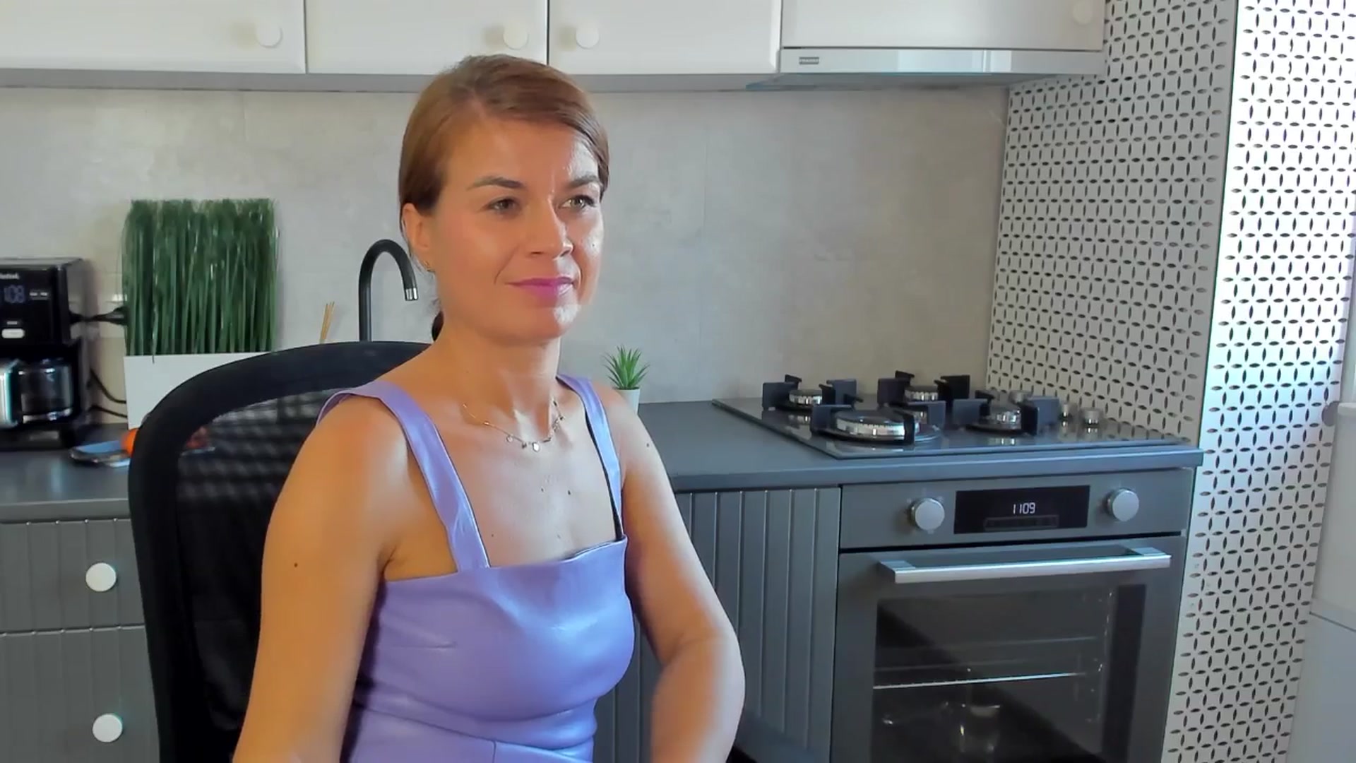 Gallery image thumbnail from SuaveGia's myfreecams stream on, 10/10/2025, 08:34 image 16 of 20
