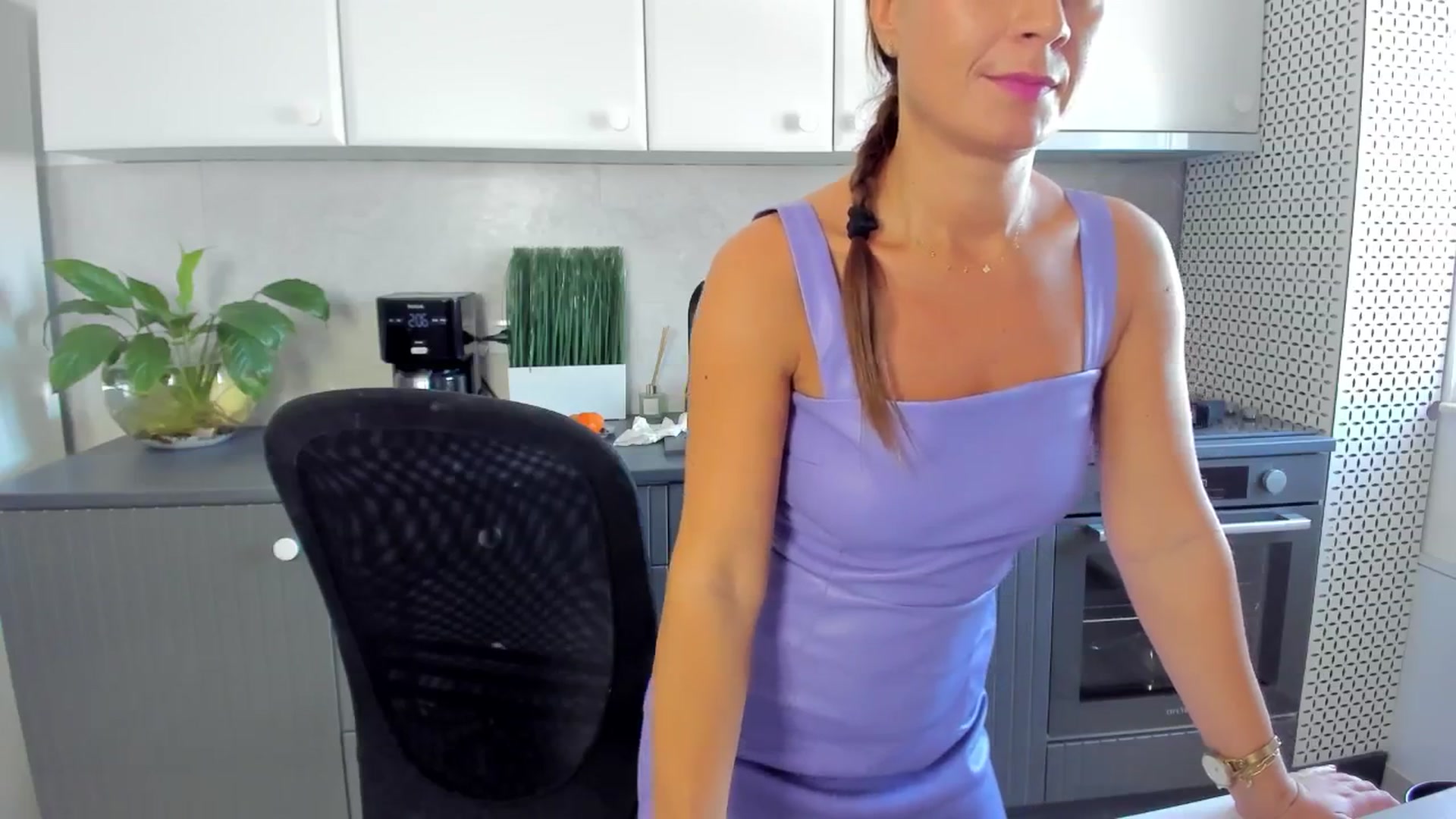 Gallery image thumbnail from SuaveGia's myfreecams stream on, 10/10/2025, 11:50 image 2 of 20