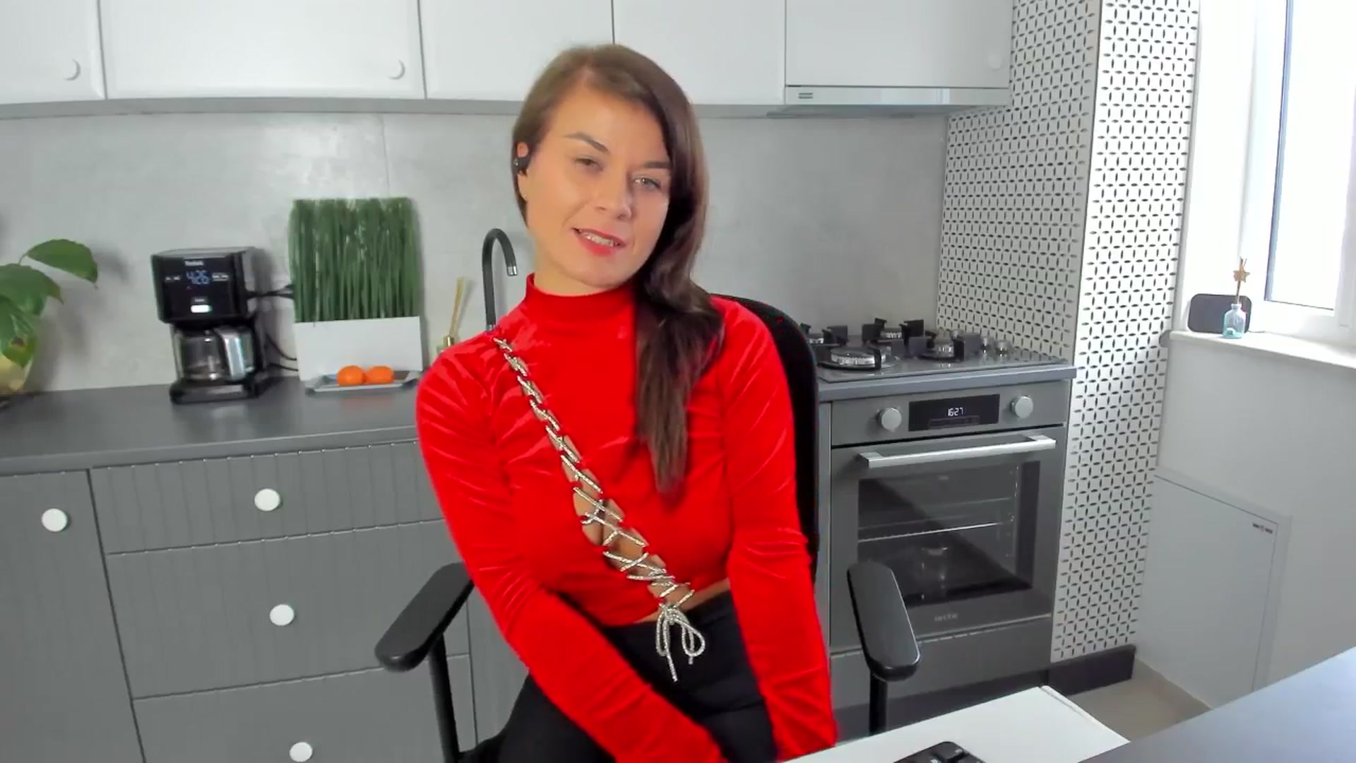 Gallery image thumbnail from SuaveGia's myfreecams stream on, 10/13/2025, 13:32 image 17 of 20