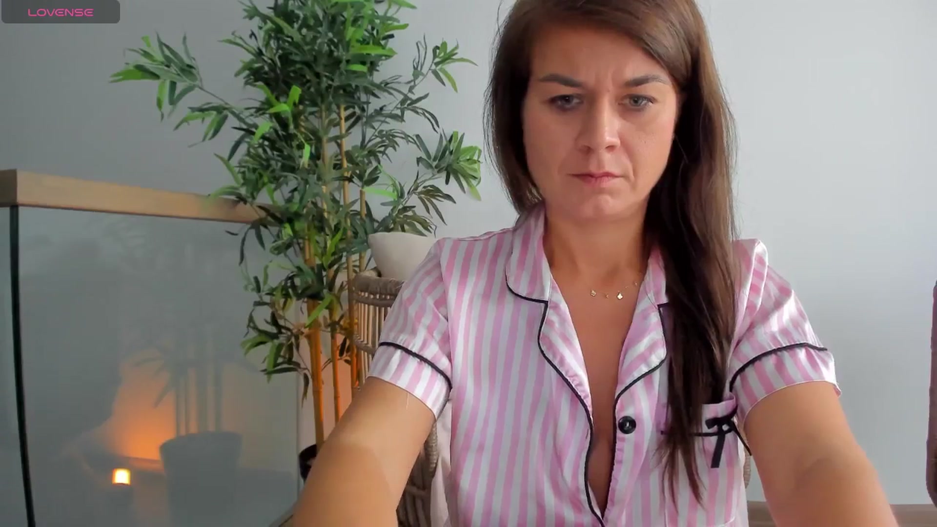Gallery image thumbnail from SuaveGia's myfreecams stream on, 10/16/2025, 11:37 image 13 of 20