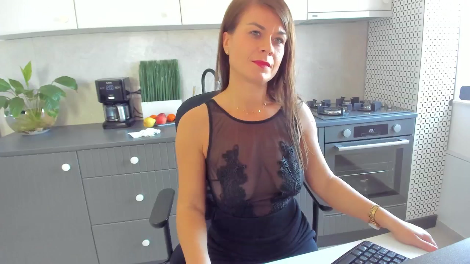 Gallery image thumbnail from SuaveGia's myfreecams stream on, 10/17/2025, 09:09 image 17 of 20