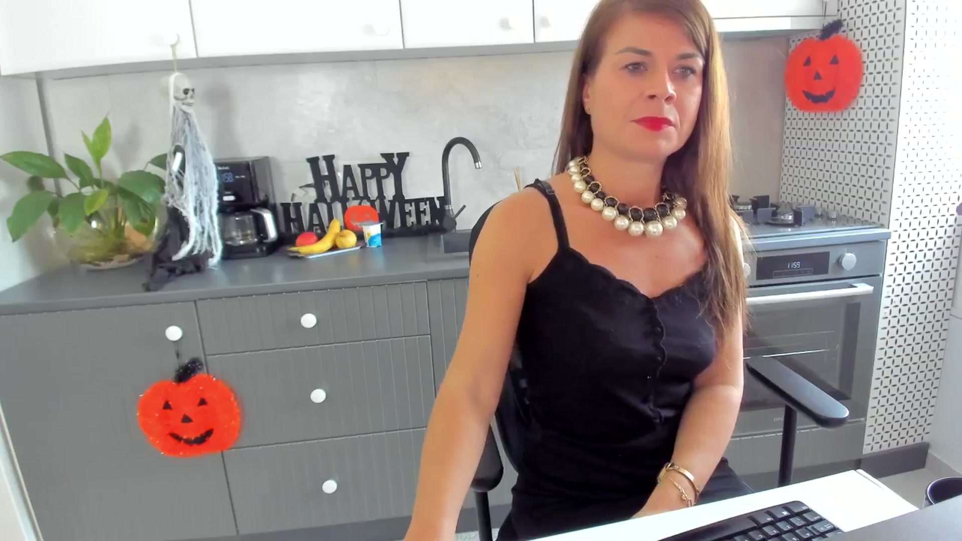 Gallery image thumbnail from SuaveGia's myfreecams stream on, 10/21/2025, 09:30 image 9 of 20