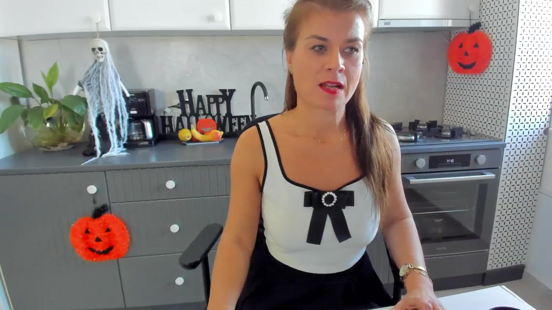 Gallery image thumbnail from SuaveGia's myfreecams stream on, 10/22/2025, 11:56 image 20 of 20
