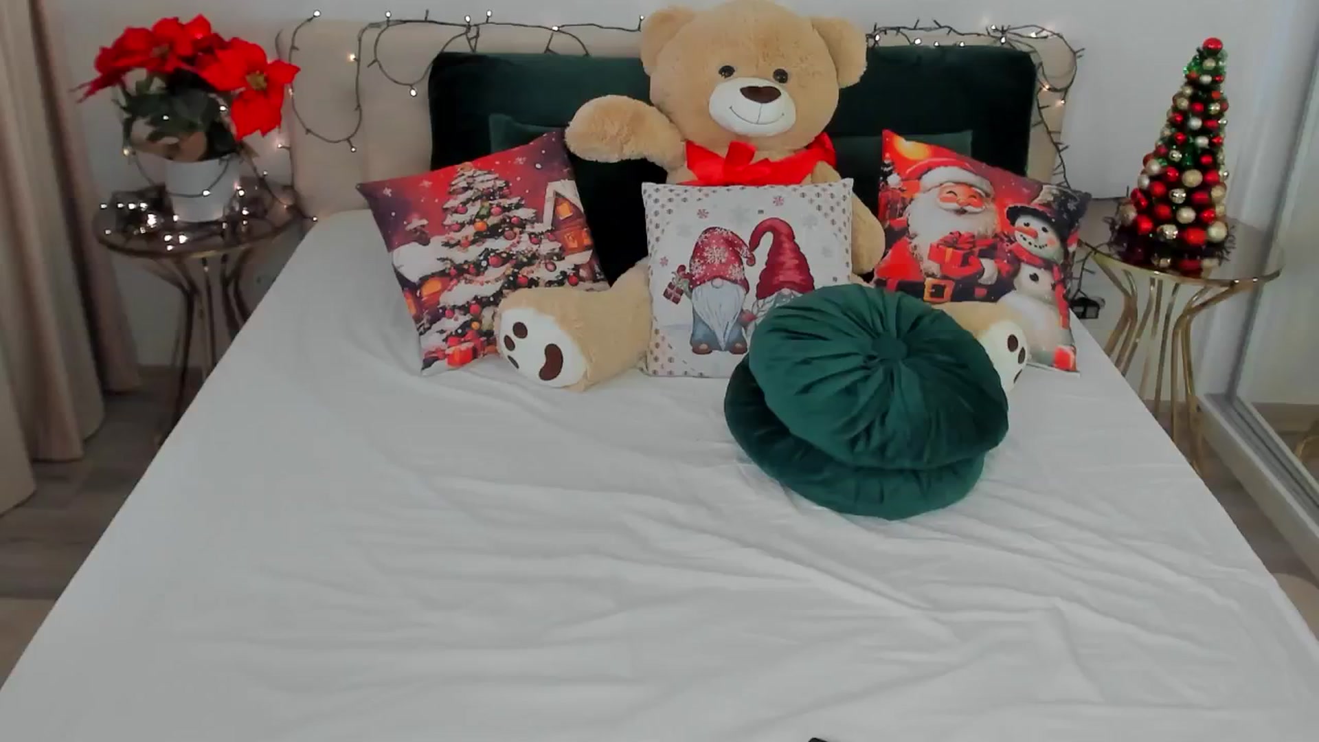 Gallery image thumbnail from SuaveGia's myfreecams stream on, 12/19/2025, 09:58 image 10 of 20