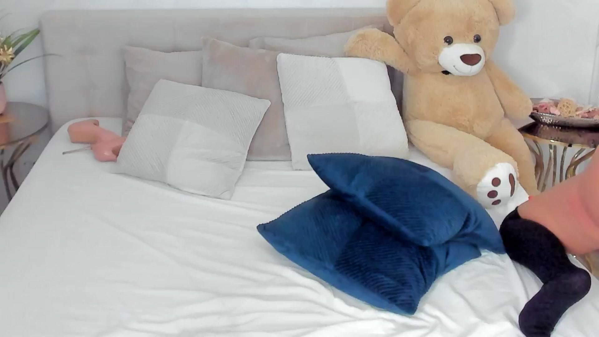 Gallery image thumbnail from SuaveGia's myfreecams stream on, 01/23/2026, 14:10 image 19 of 20