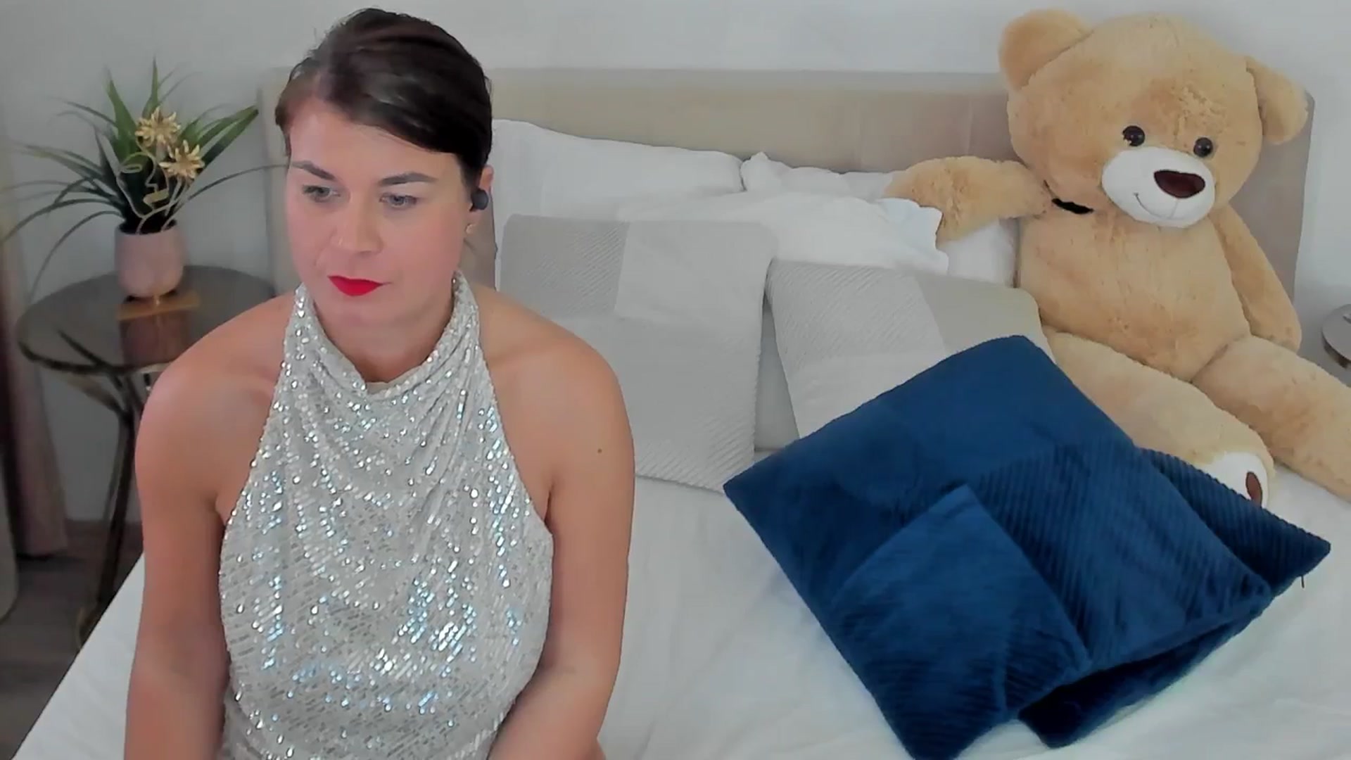 Gallery image thumbnail from SuaveGia's myfreecams stream on, 01/30/2026, 10:43 image 13 of 20