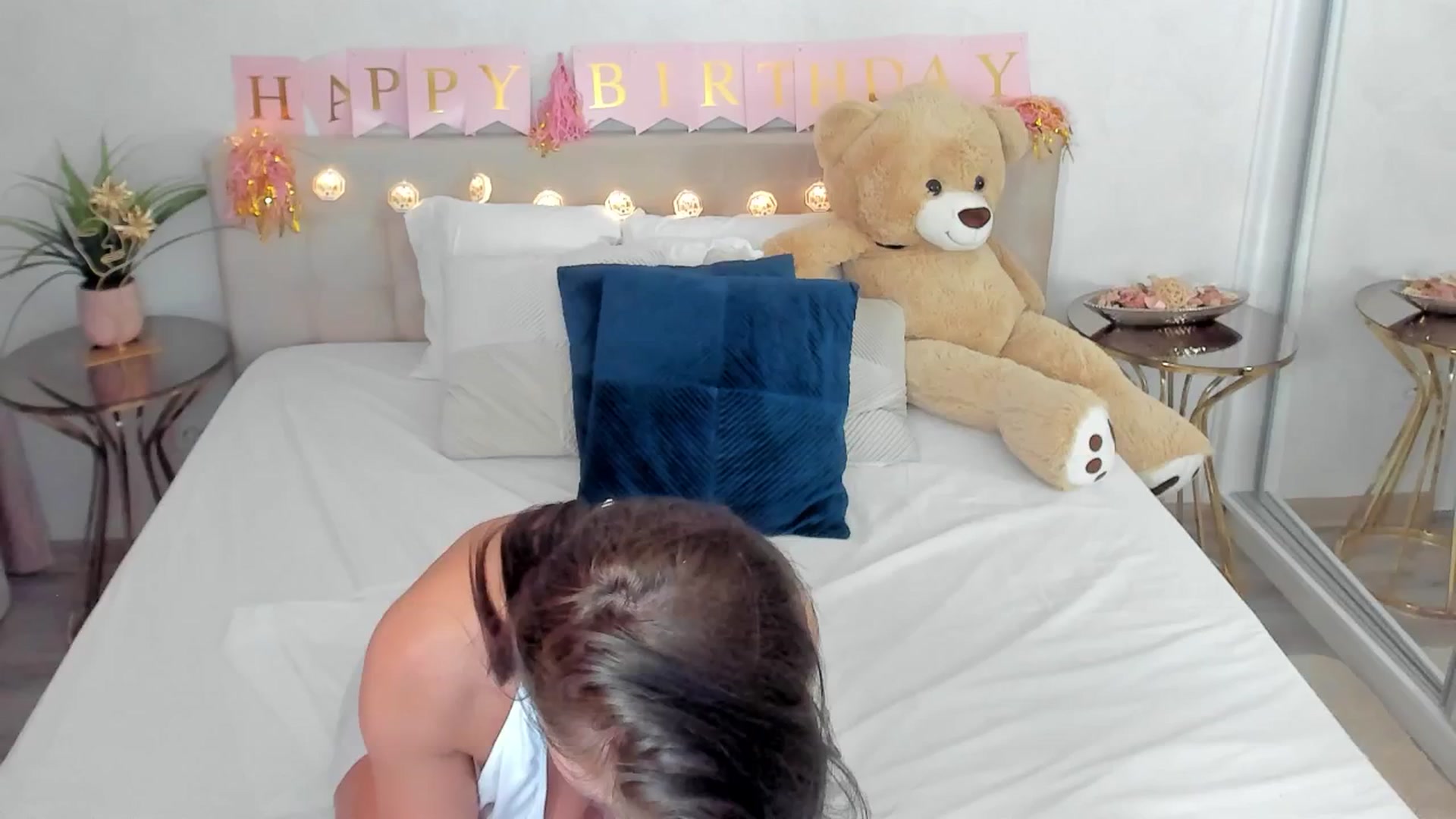 Gallery image thumbnail from SuaveGia's myfreecams stream on, 02/05/2026, 08:58 image 3 of 20