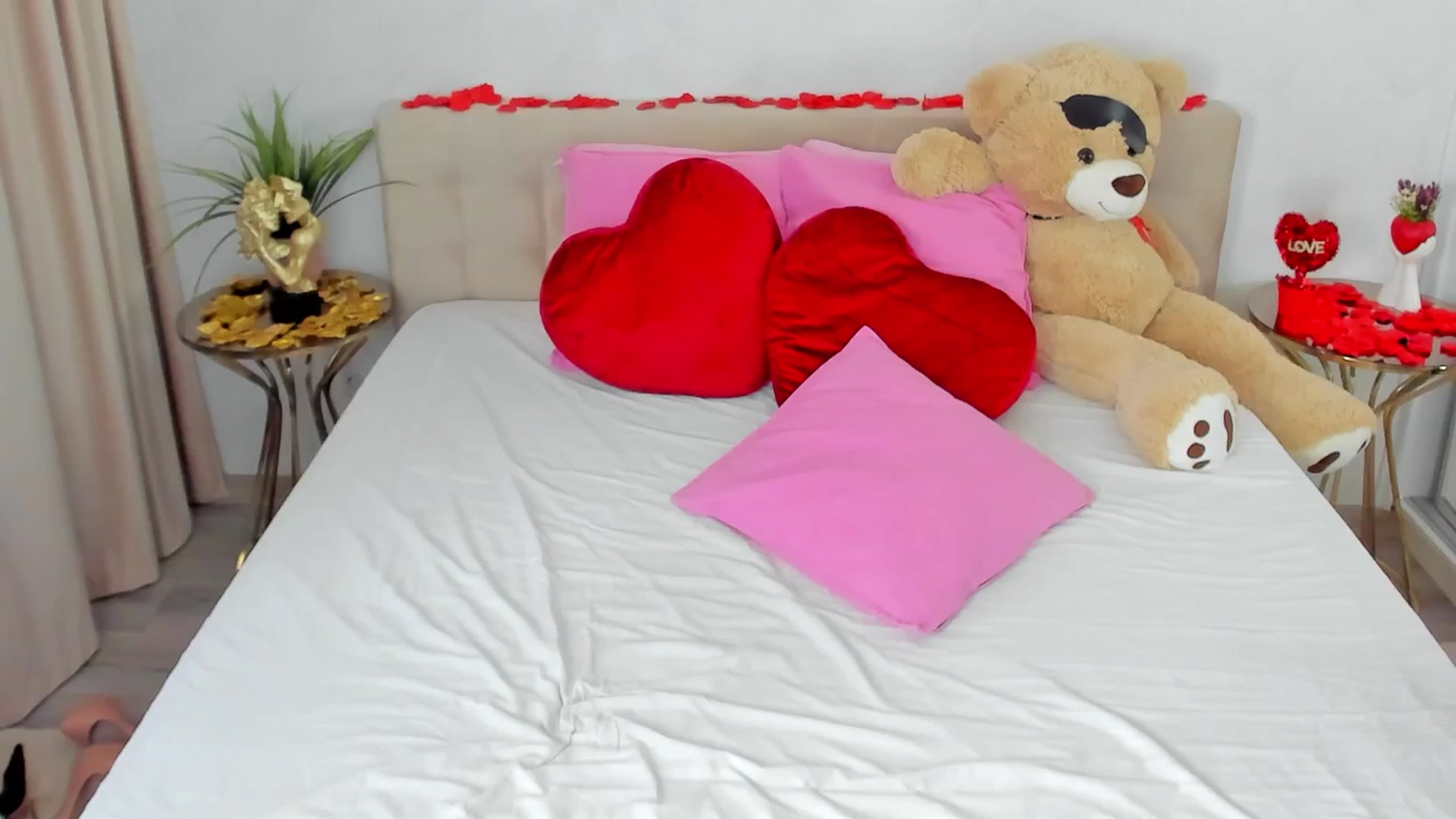 Gallery image thumbnail from SuaveGia's myfreecams stream on, 02/13/2026, 10:35 image 20 of 20