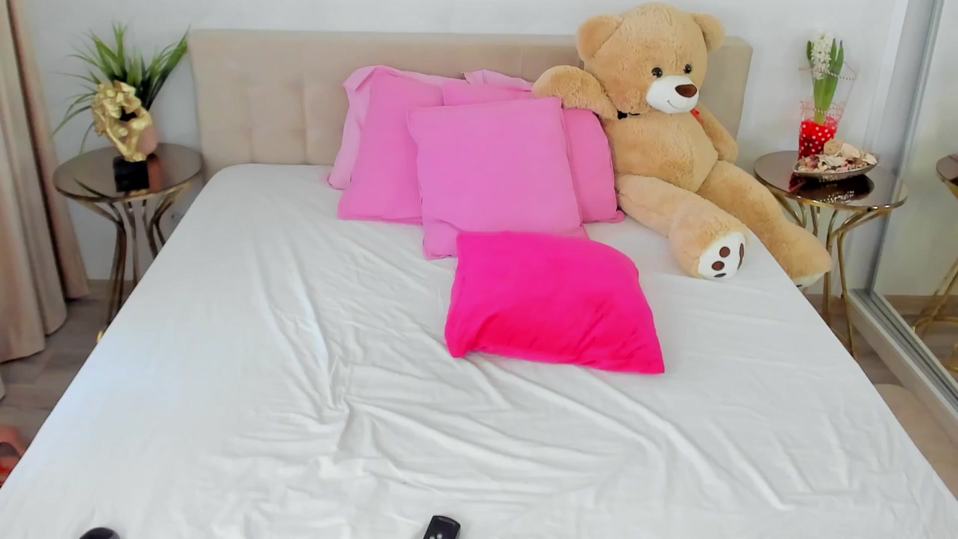 Gallery image thumbnail from SuaveGia's myfreecams stream on, 03/04/2026, 12:34 image 6 of 20