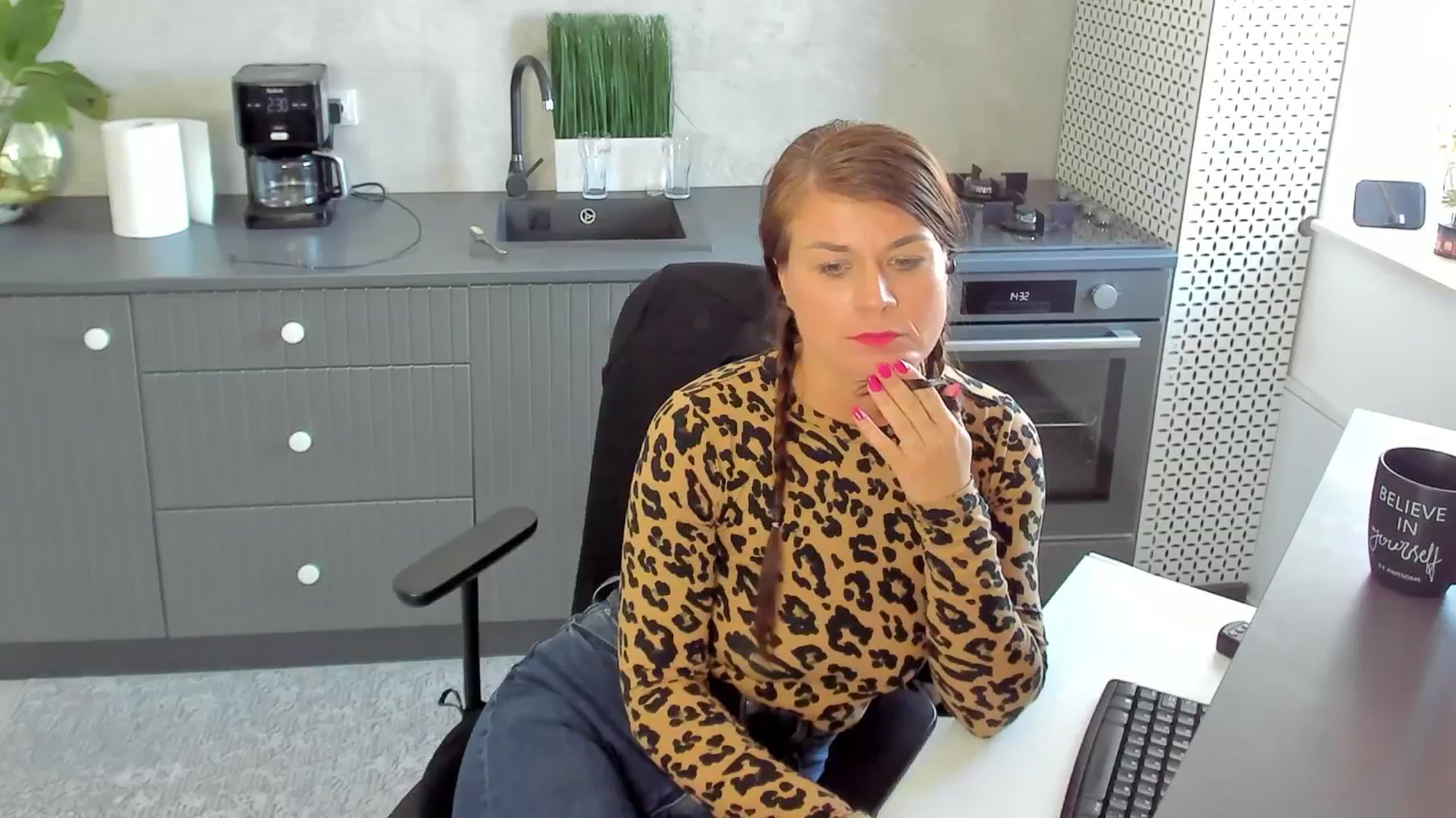 Gallery image thumbnail from SuaveGia's myfreecams stream on, 03/13/2026, 12:44 image 4 of 20