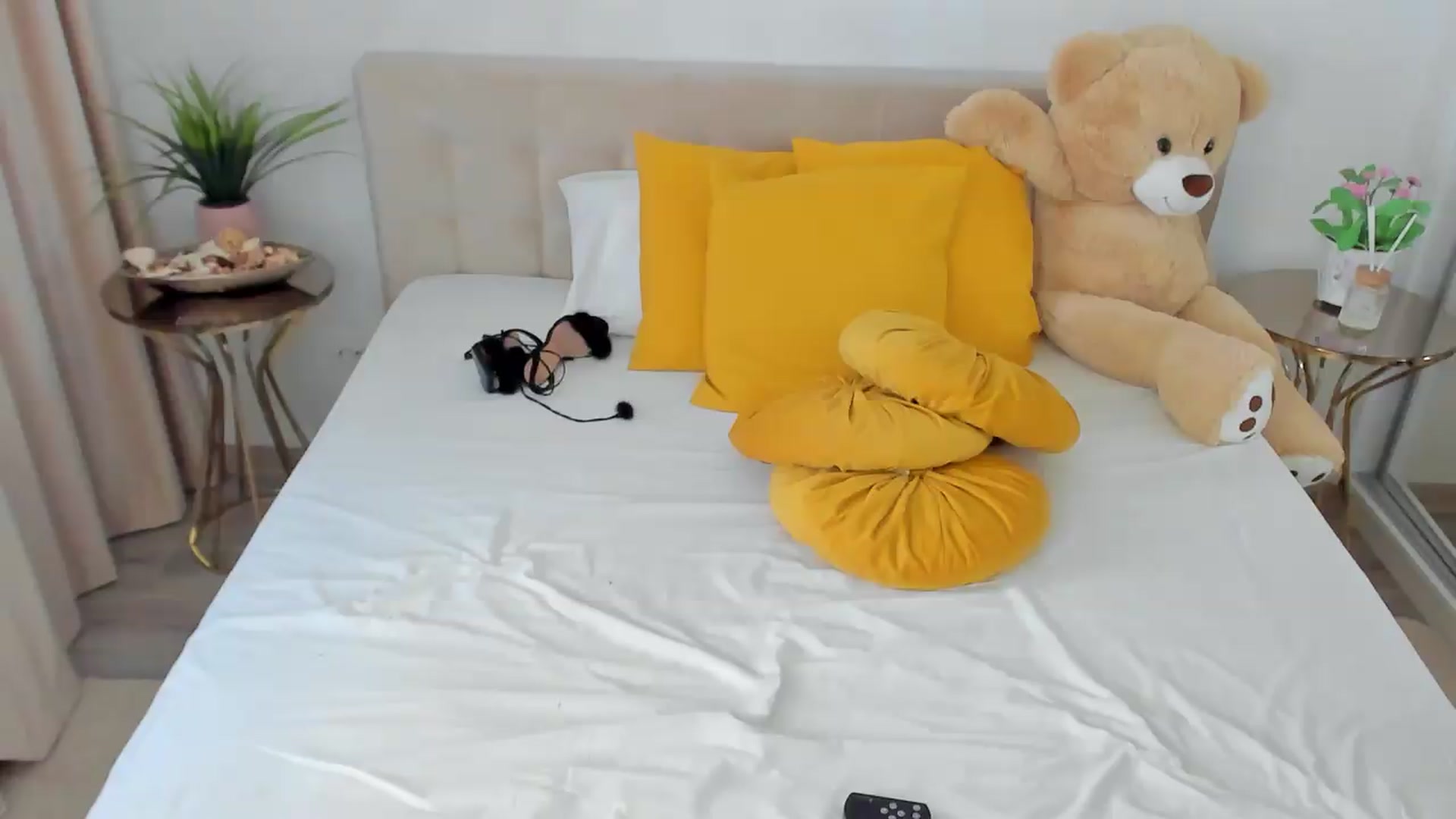 Gallery image thumbnail from SuaveGia's myfreecams stream on, 07/29/2026, 13:08 image 8 of 20