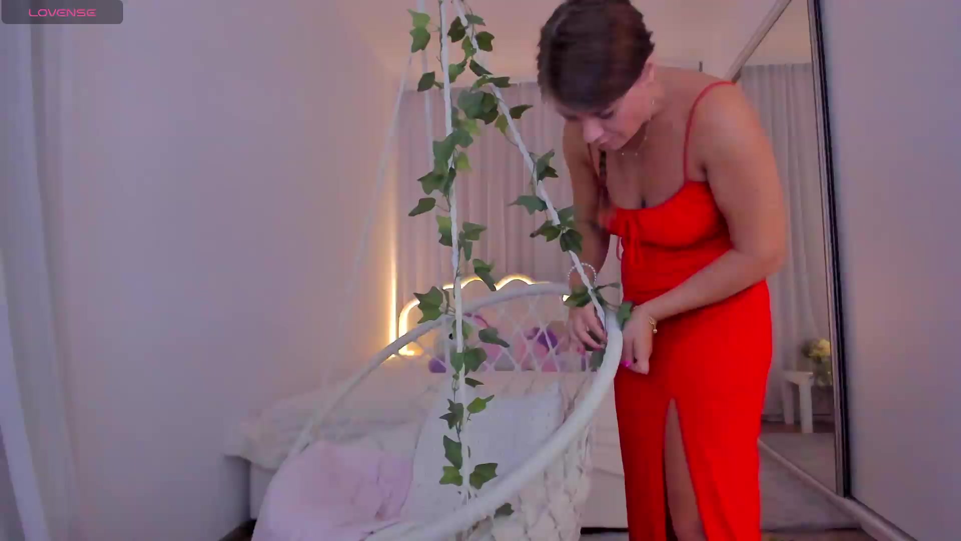 Gallery image thumbnail from SuaveGia's myfreecams stream on, 09/16/2026, 07:24 image 16 of 20