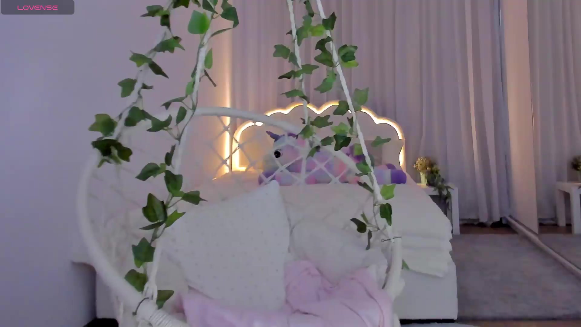 Gallery image thumbnail from SuaveGia's myfreecams stream on, 09/16/2026, 08:16 image 11 of 20