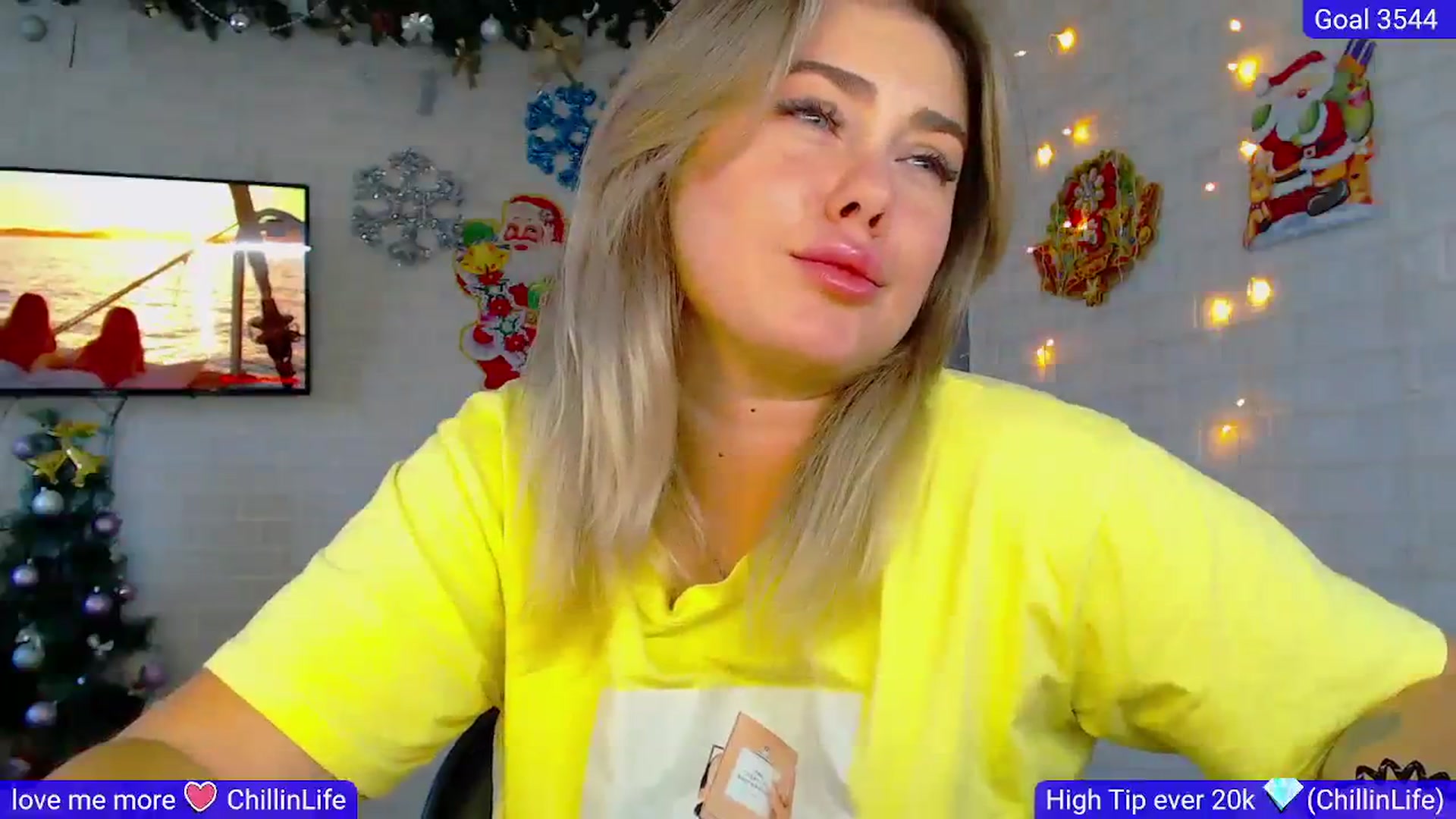 Gallery image thumbnail from SuchCute_'s myfreecams stream on, 01/09/2024, 05:07 image 9 of 20
