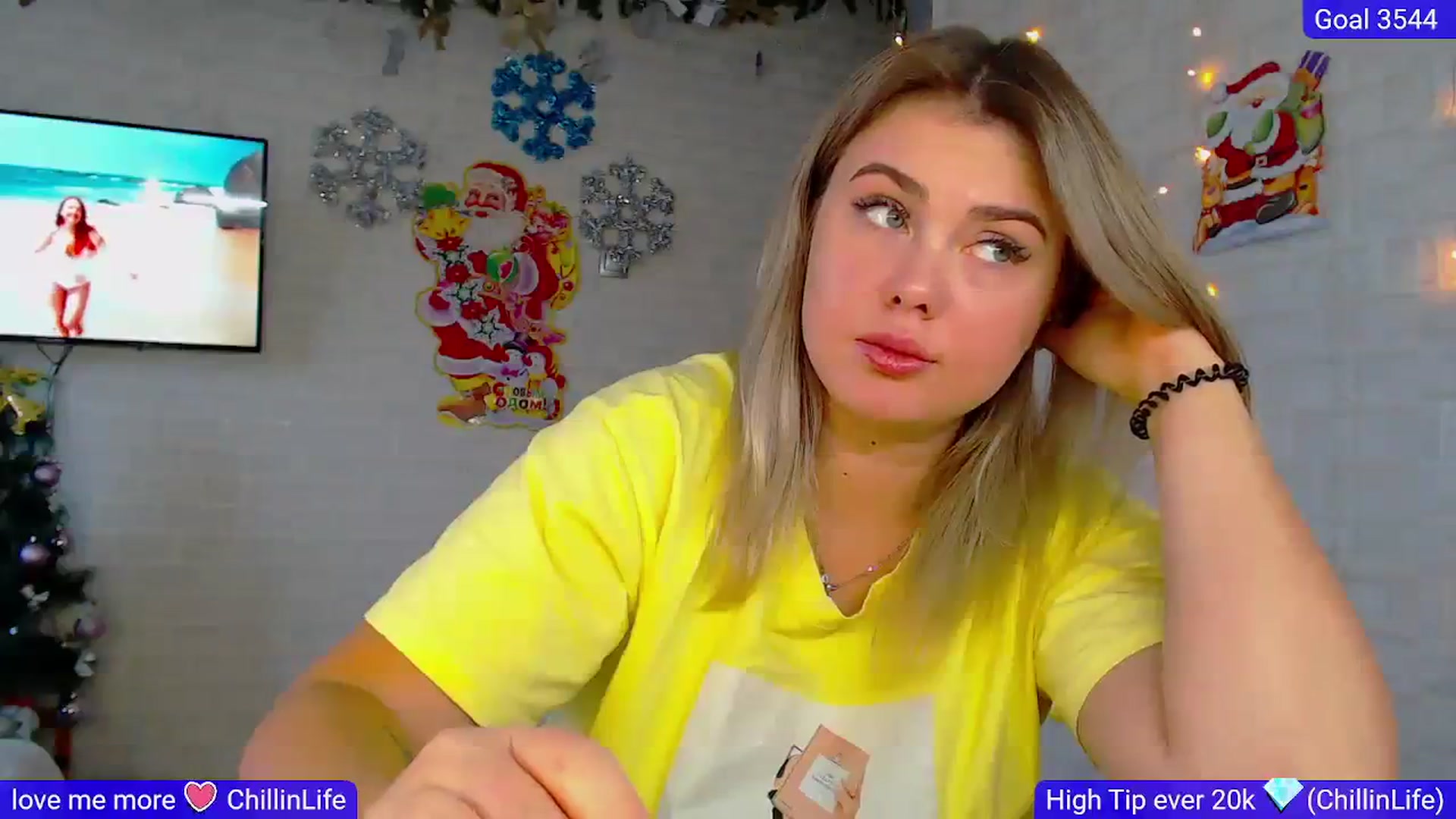 Gallery image thumbnail from SuchCute_'s myfreecams stream on, 01/09/2024, 05:07 image 12 of 20