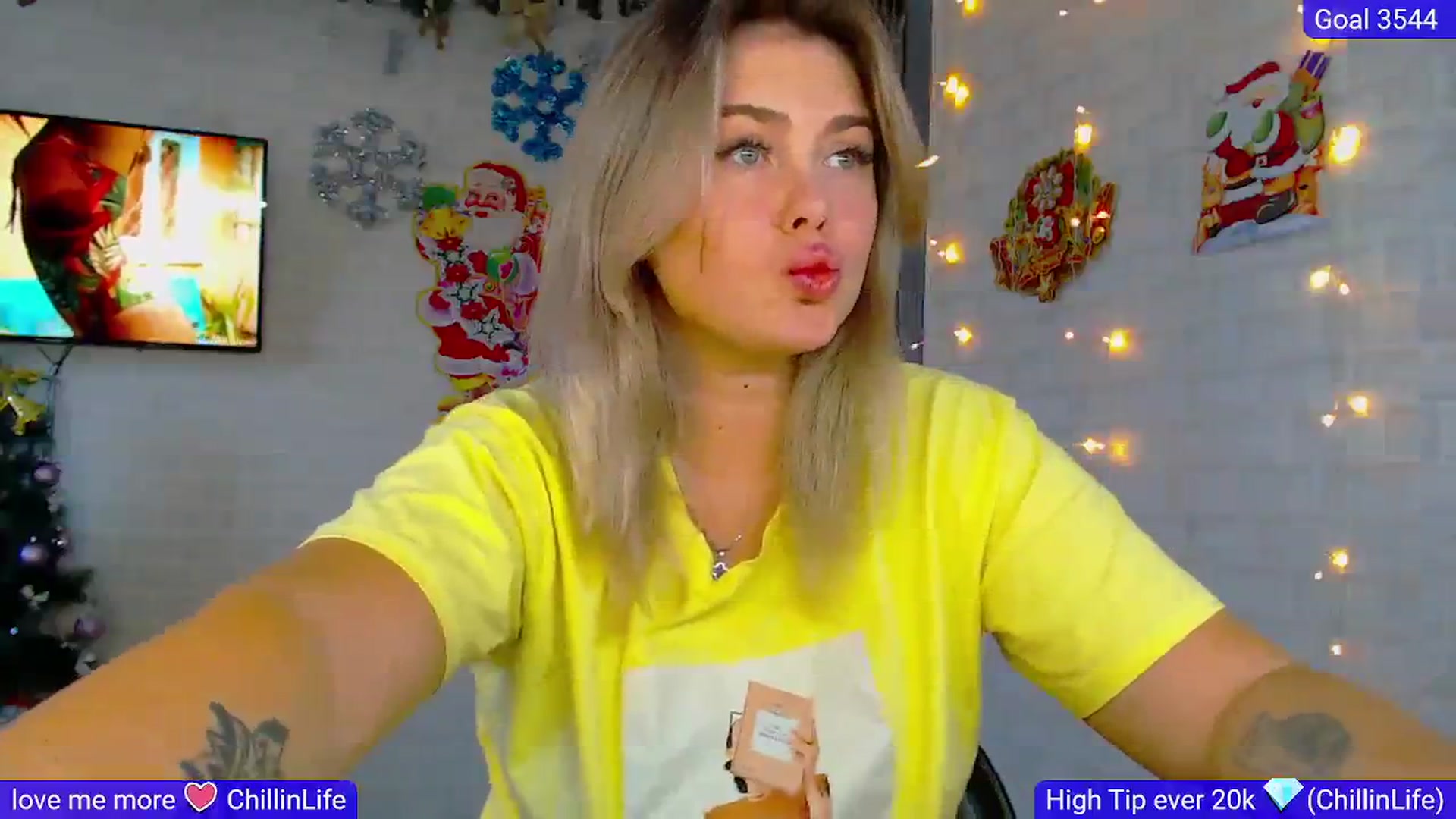 Gallery image thumbnail from SuchCute_'s myfreecams stream on, 01/09/2024, 05:07 image 10 of 20