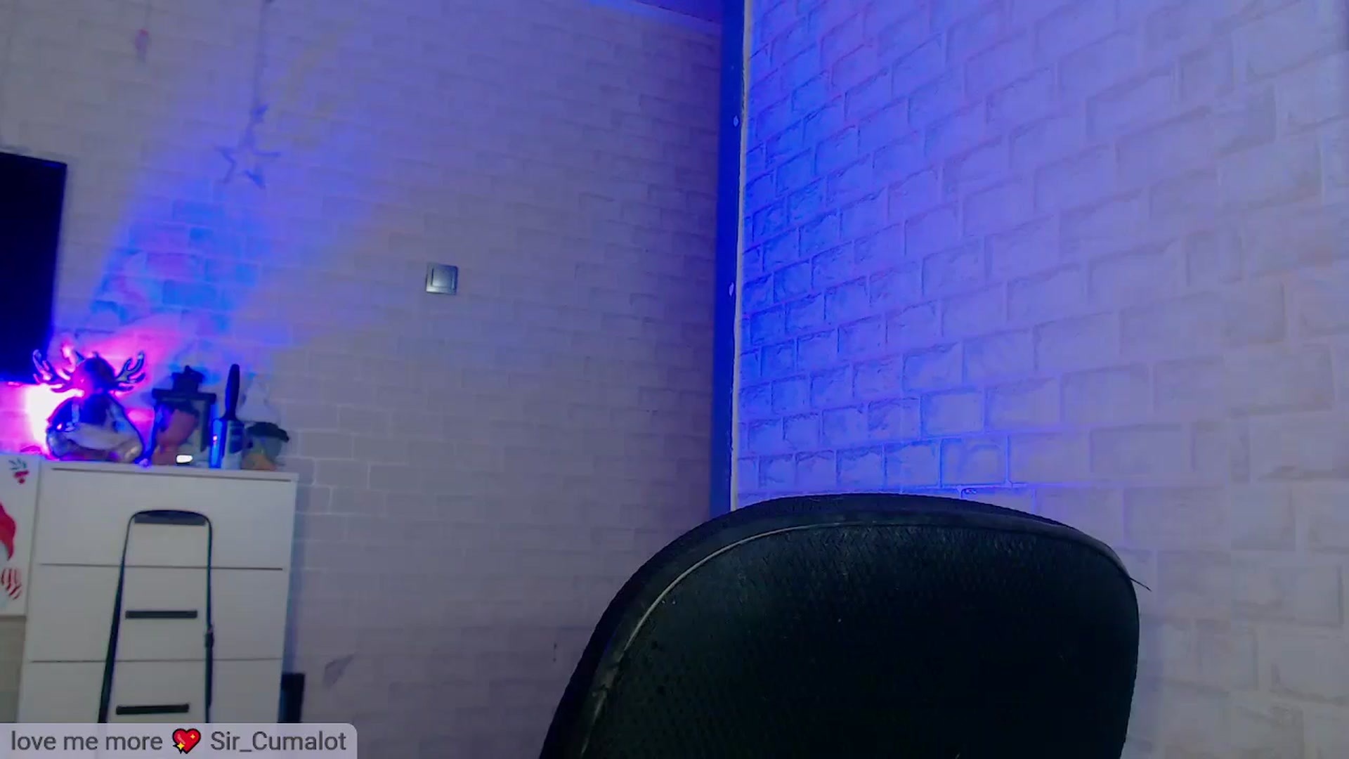 Gallery image thumbnail from SuchCute_'s myfreecams stream on, 03/08/2025, 12:27 image 17 of 20