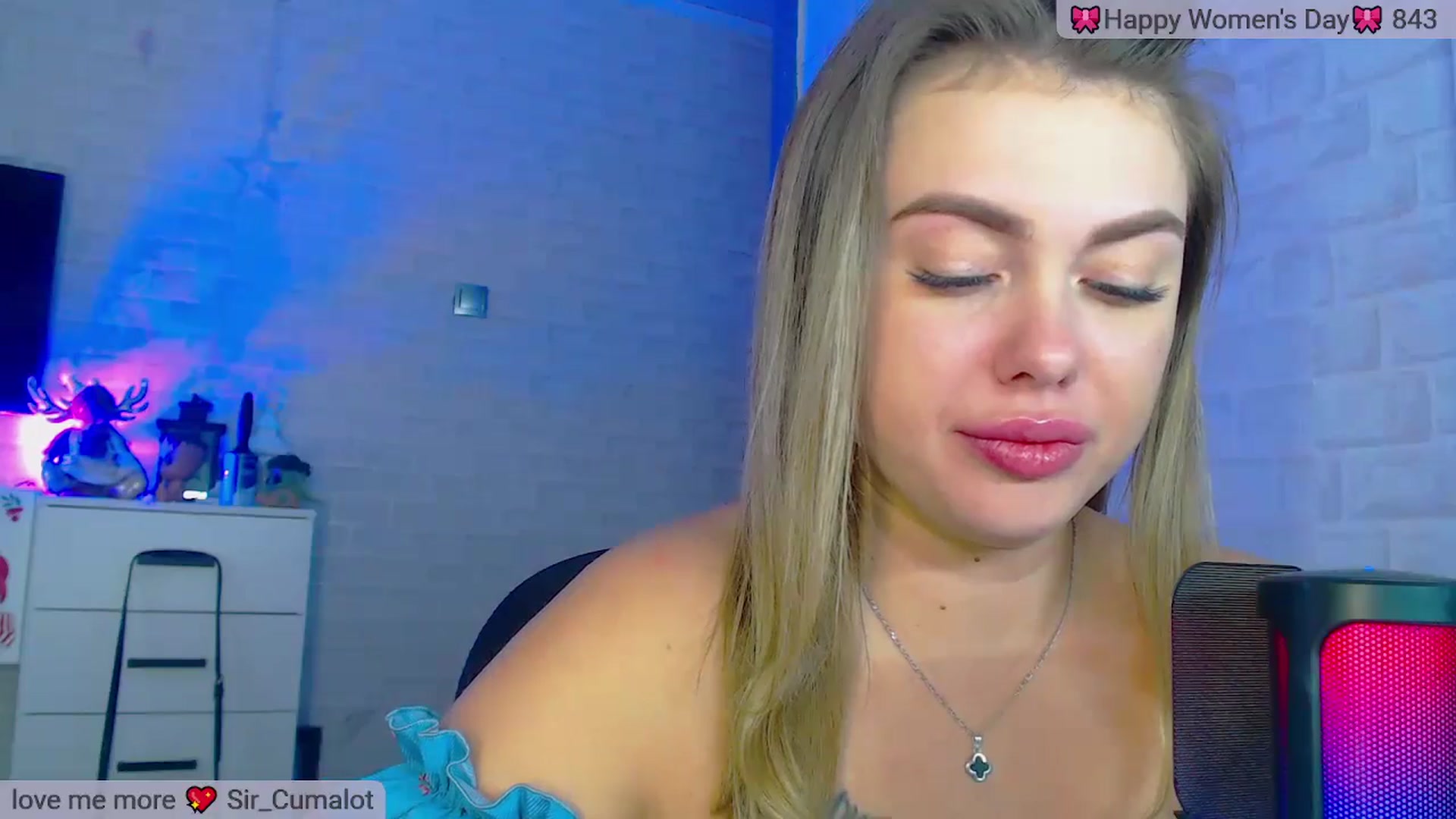 Gallery image thumbnail from SuchCute_'s myfreecams stream on, 03/08/2025, 12:27 image 11 of 20