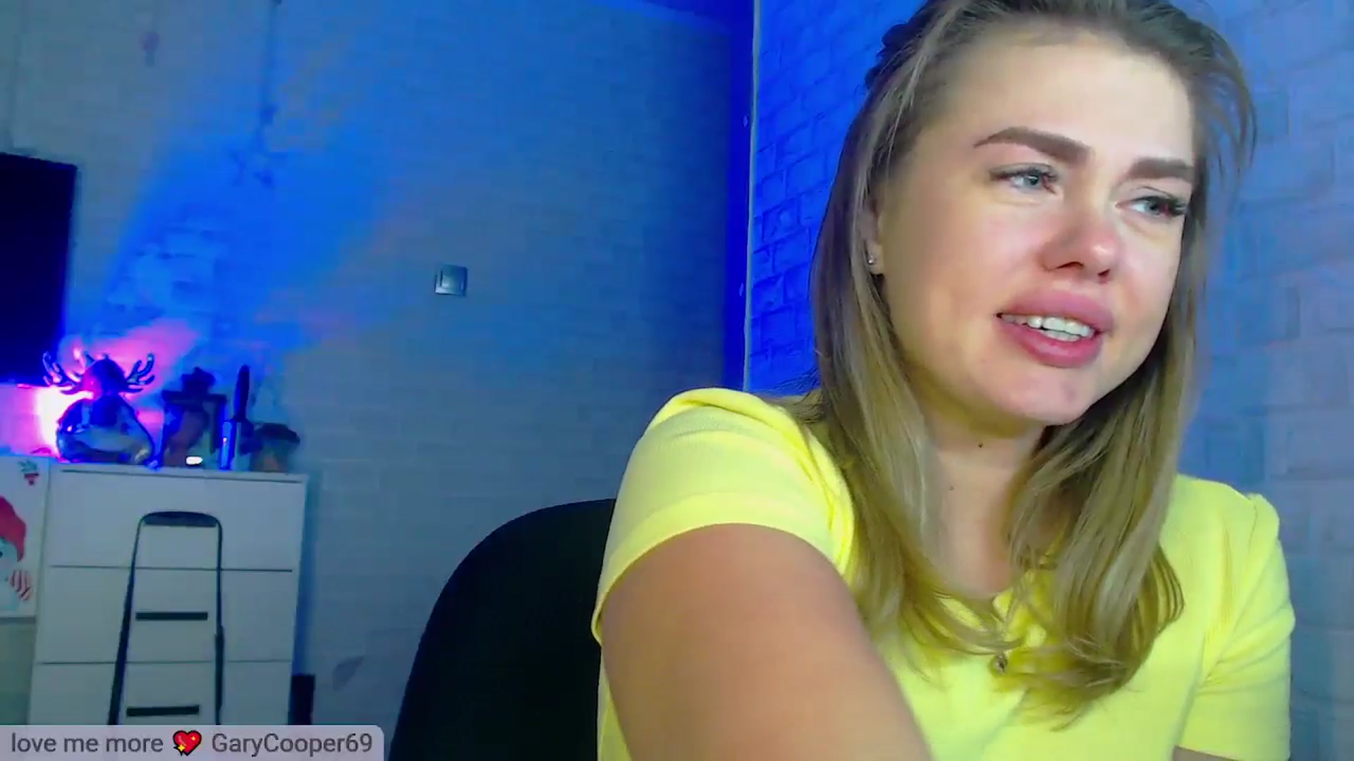 Gallery image thumbnail from SuchCute_'s myfreecams stream on, 03/08/2025, 13:46 image 15 of 20