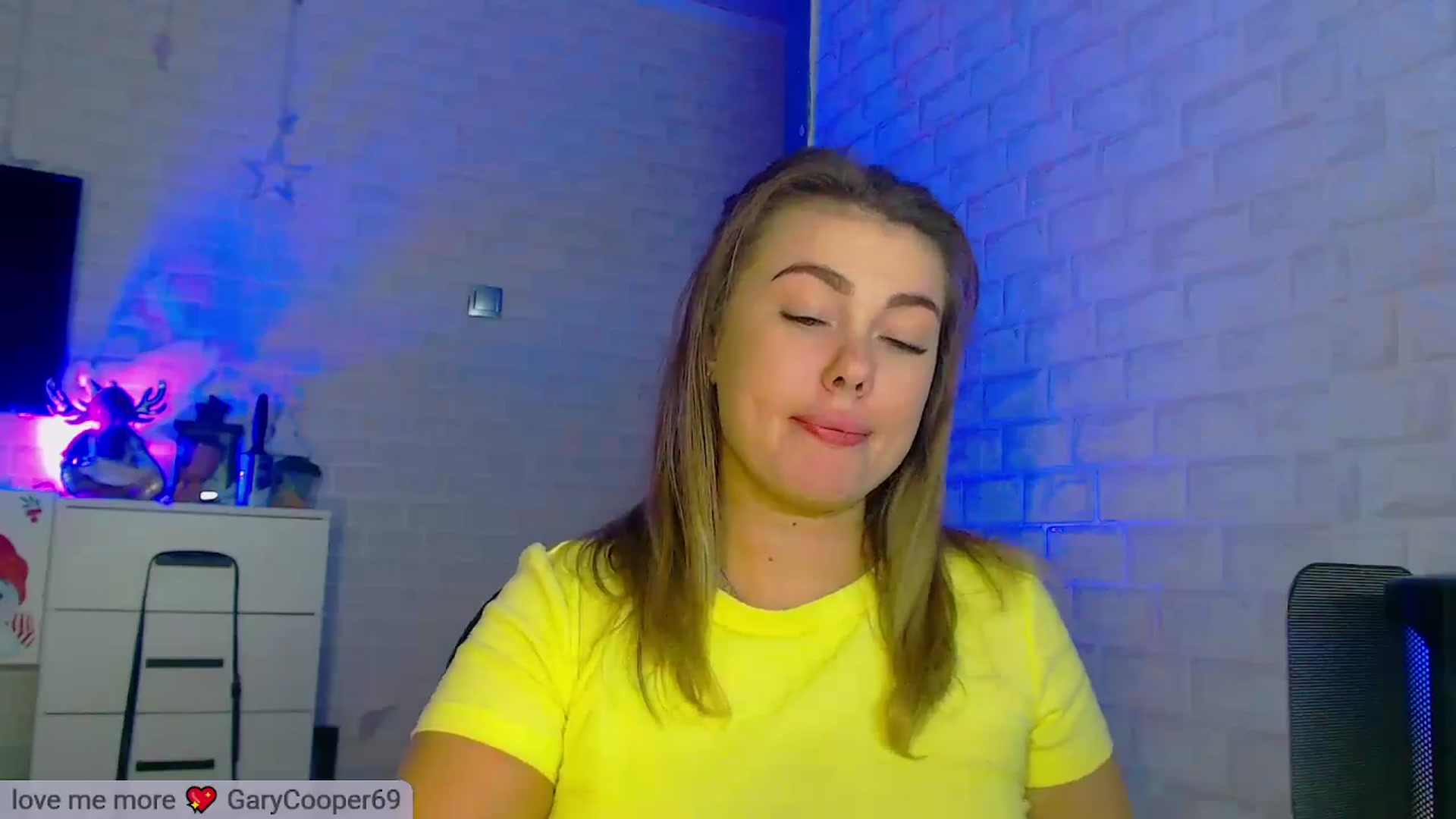 Gallery image thumbnail from SuchCute_'s myfreecams stream on, 03/08/2025, 13:46 image 10 of 20