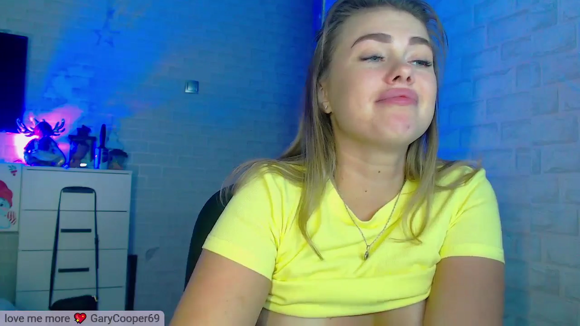 Gallery image thumbnail from SuchCute_'s myfreecams stream on, 03/08/2025, 13:46 image 16 of 20