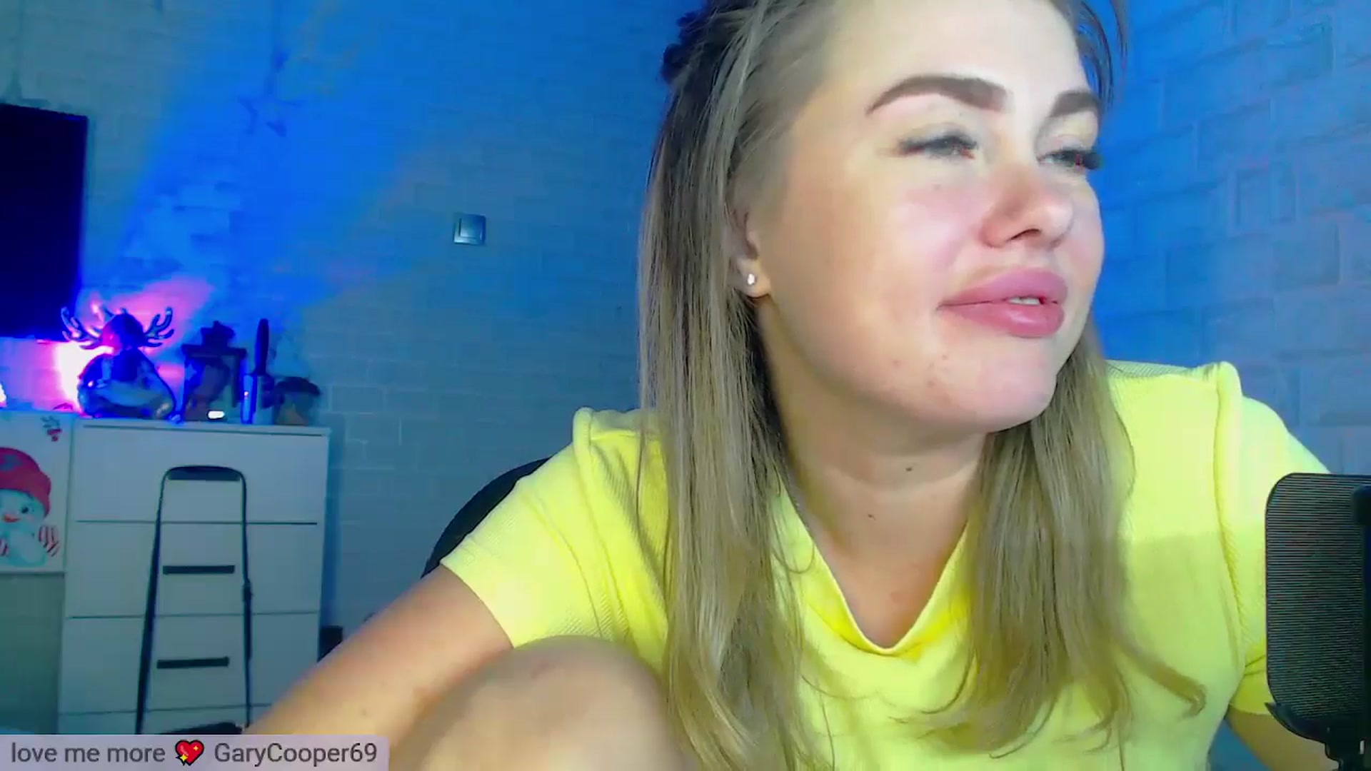 Gallery image thumbnail from SuchCute_'s myfreecams stream on, 03/08/2025, 14:33 image 4 of 20