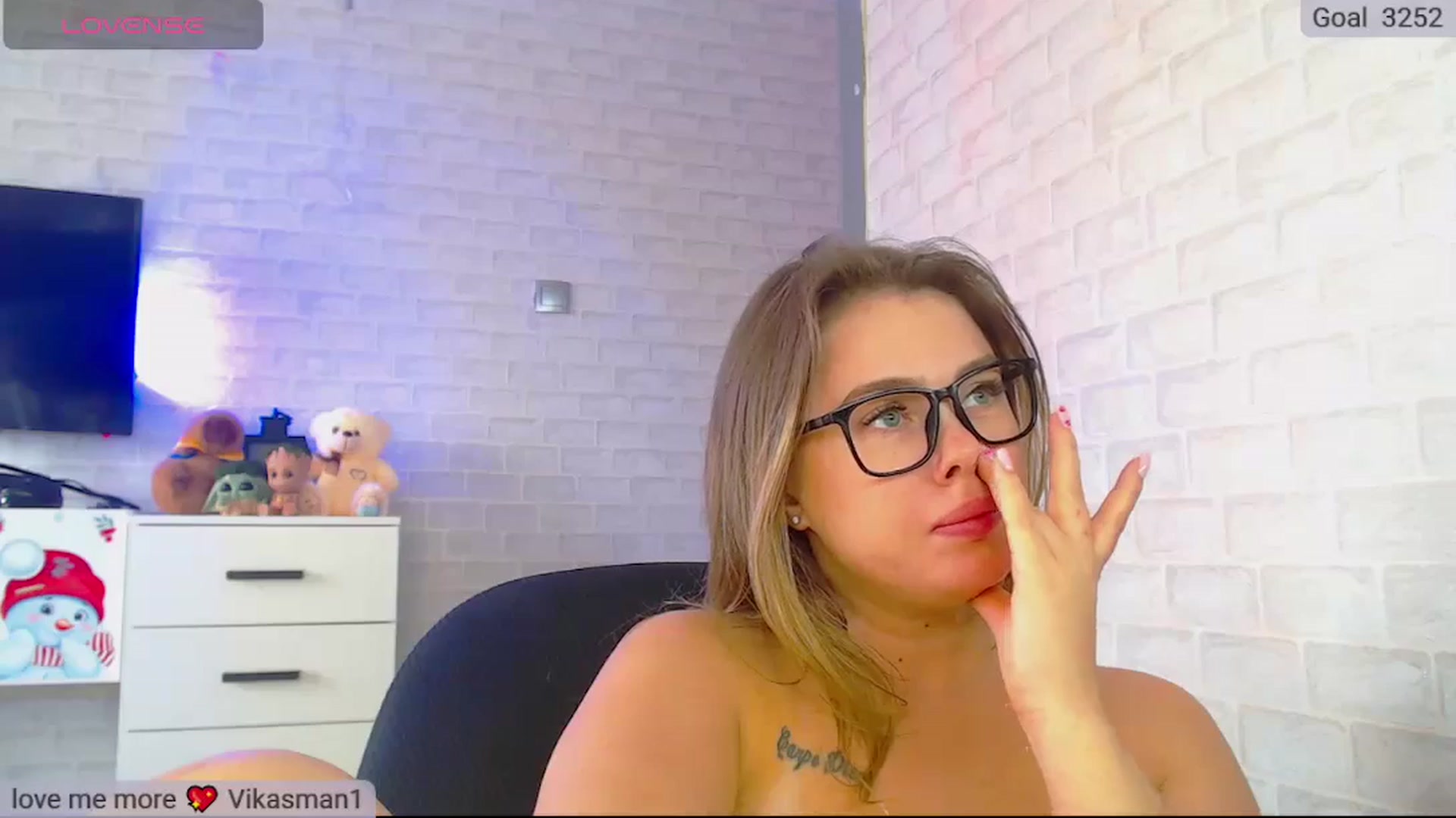 Gallery image thumbnail from SuchCute_'s myfreecams stream on, 03/31/2025, 07:19 image 19 of 20