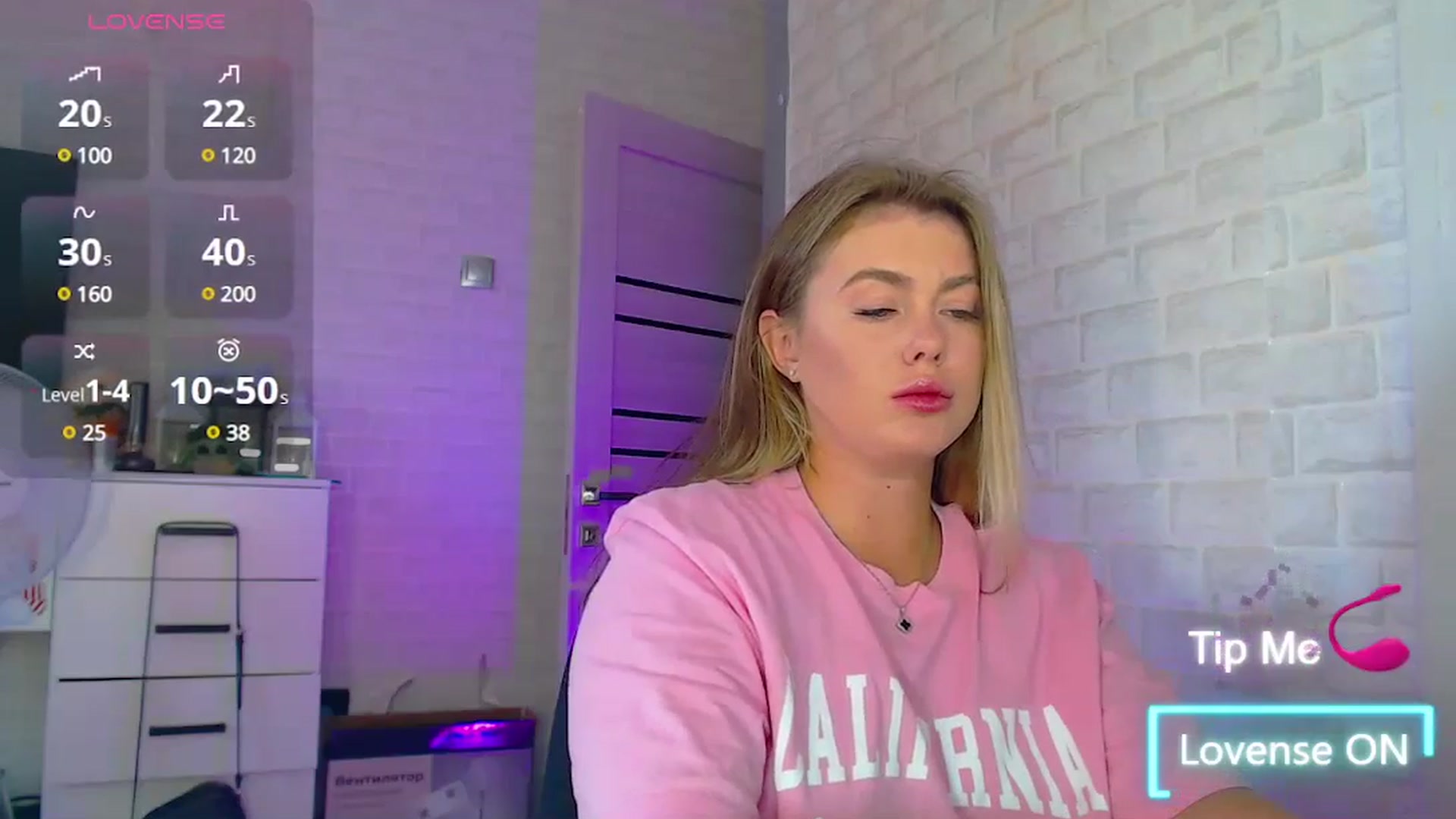 Gallery image thumbnail from SuchCute_'s myfreecams stream on, 06/23/2025, 02:23 image 15 of 20