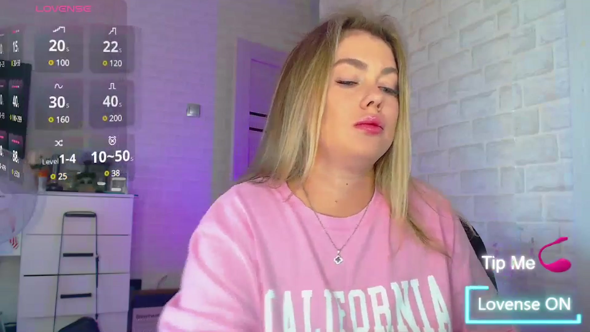 Gallery image thumbnail from SuchCute_'s myfreecams stream on, 06/23/2025, 02:23 image 13 of 20
