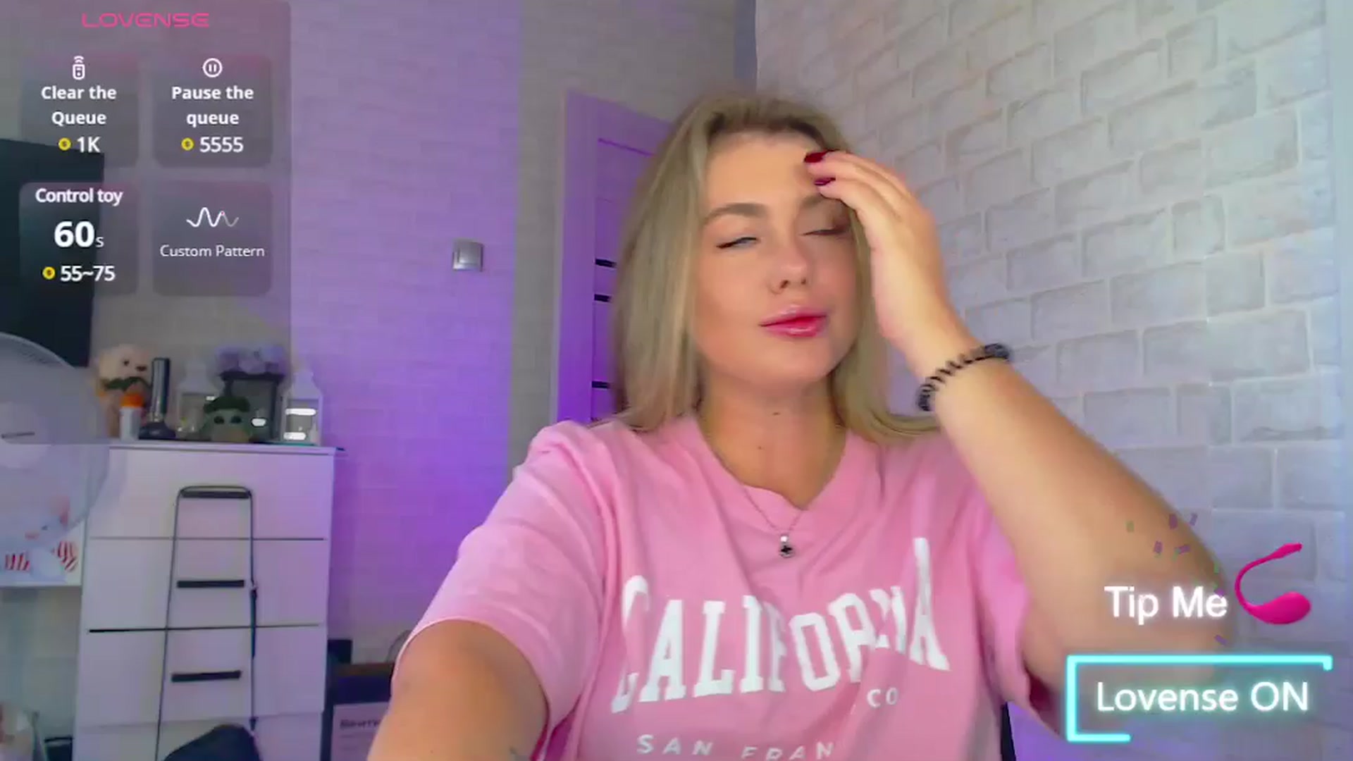 Gallery image thumbnail from SuchCute_'s myfreecams stream on, 06/23/2025, 02:23 image 6 of 20
