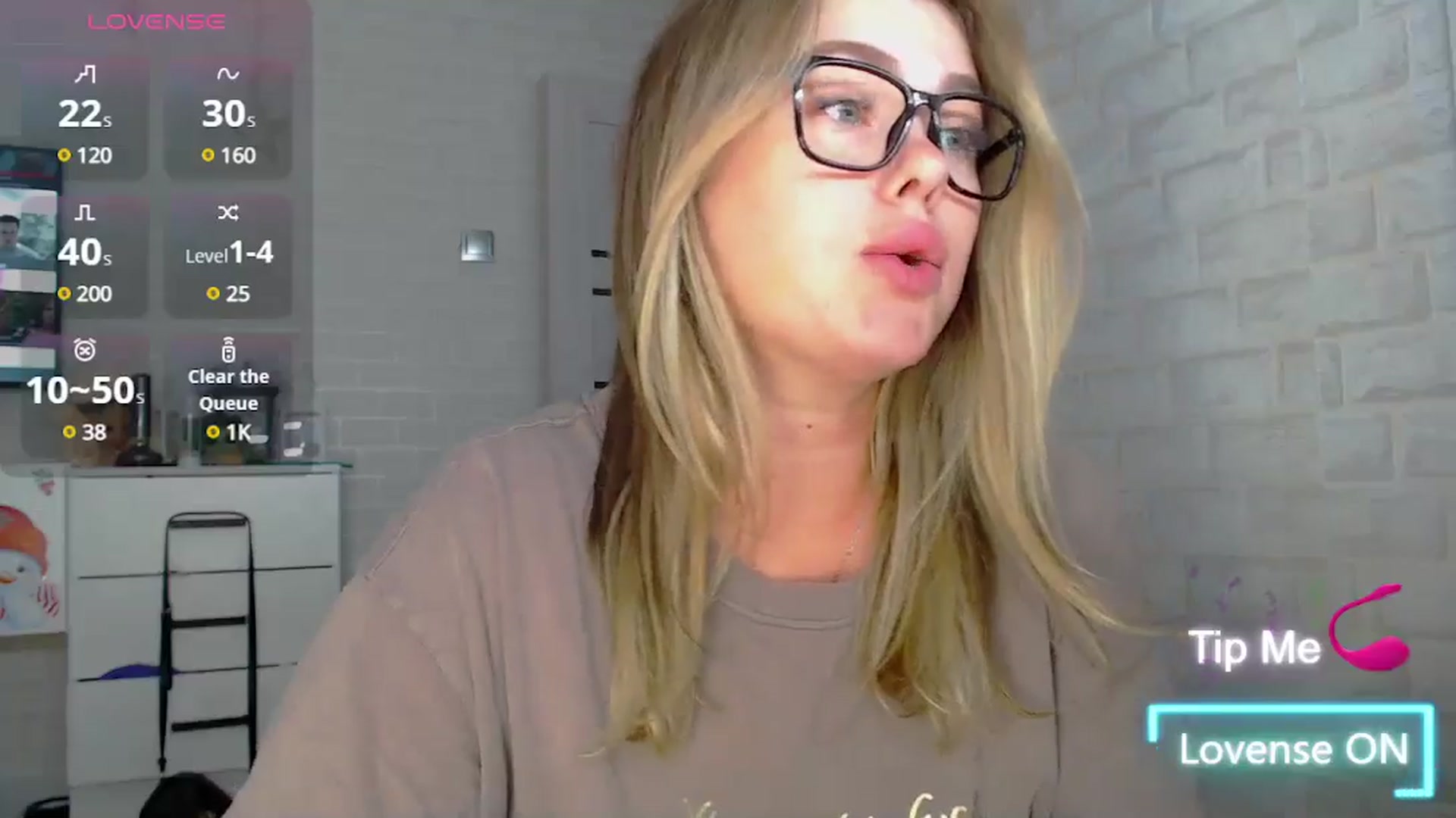 Gallery image thumbnail from SuchCute_'s myfreecams stream on, 06/25/2025, 14:19 image 8 of 20