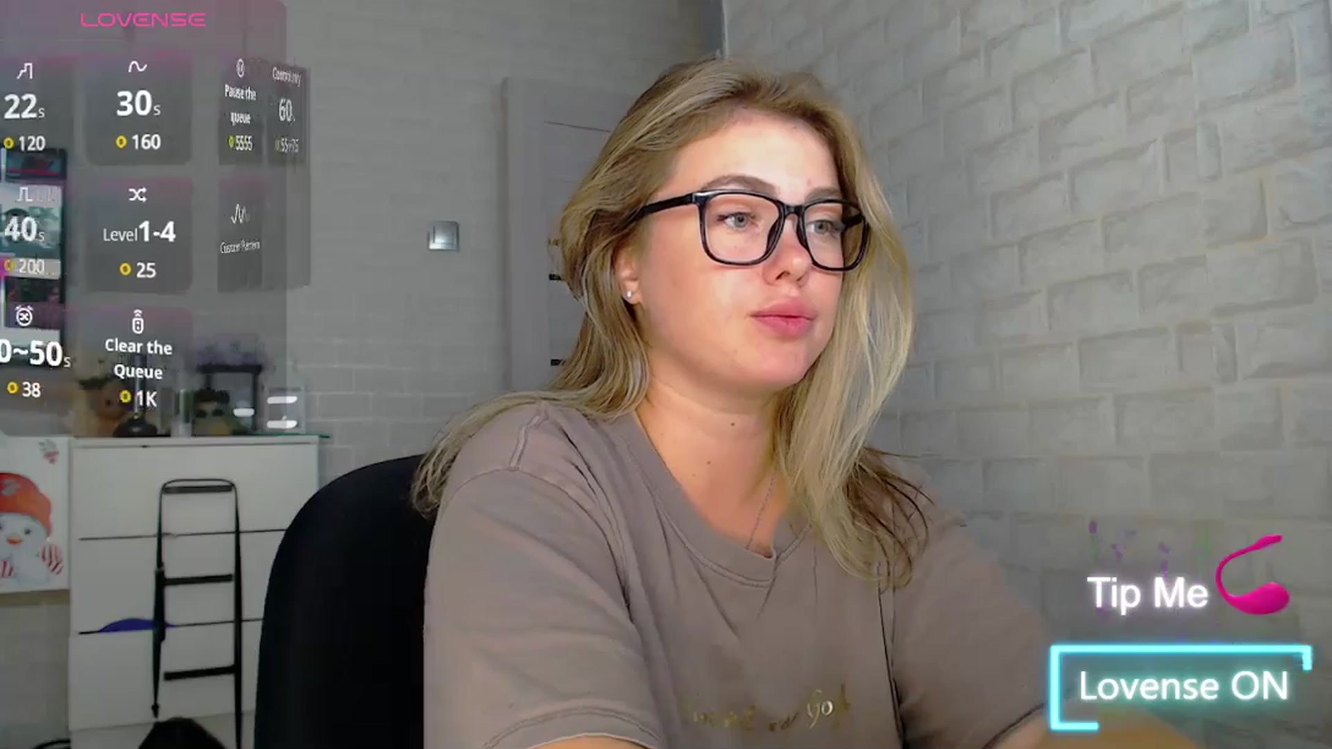 Gallery image thumbnail from SuchCute_'s myfreecams stream on, 06/25/2025, 14:19 image 17 of 20