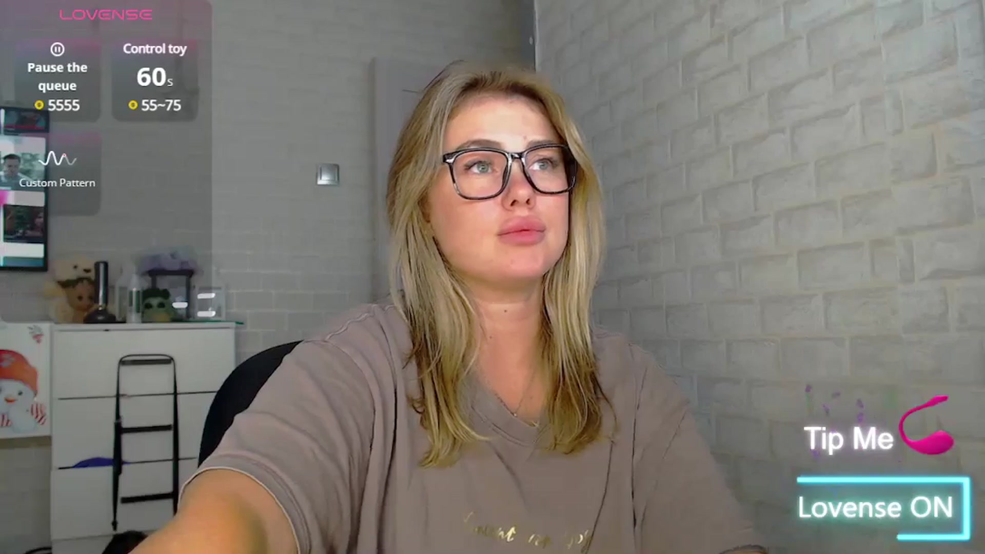Gallery image thumbnail from SuchCute_'s myfreecams stream on, 06/25/2025, 14:19 image 16 of 20