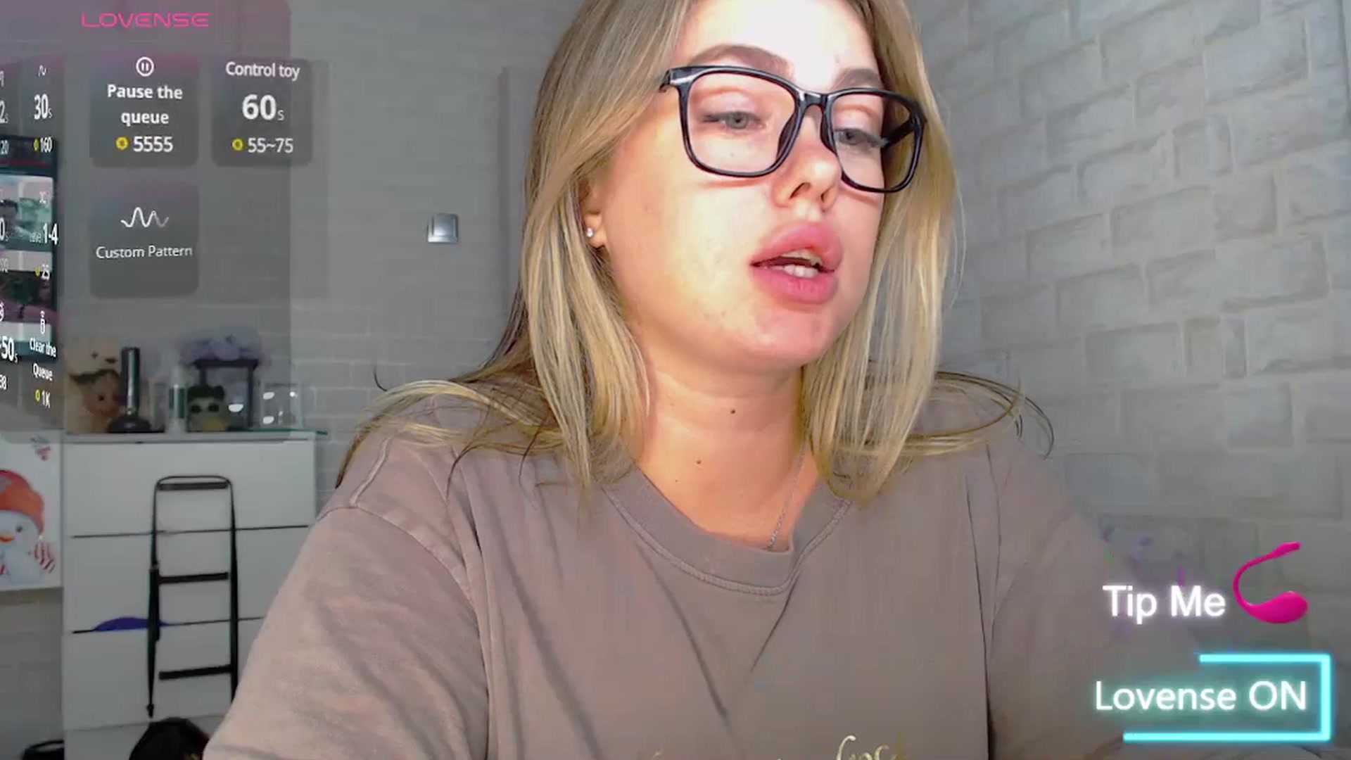 Gallery image thumbnail from SuchCute_'s myfreecams stream on, 06/25/2025, 14:19 image 7 of 20