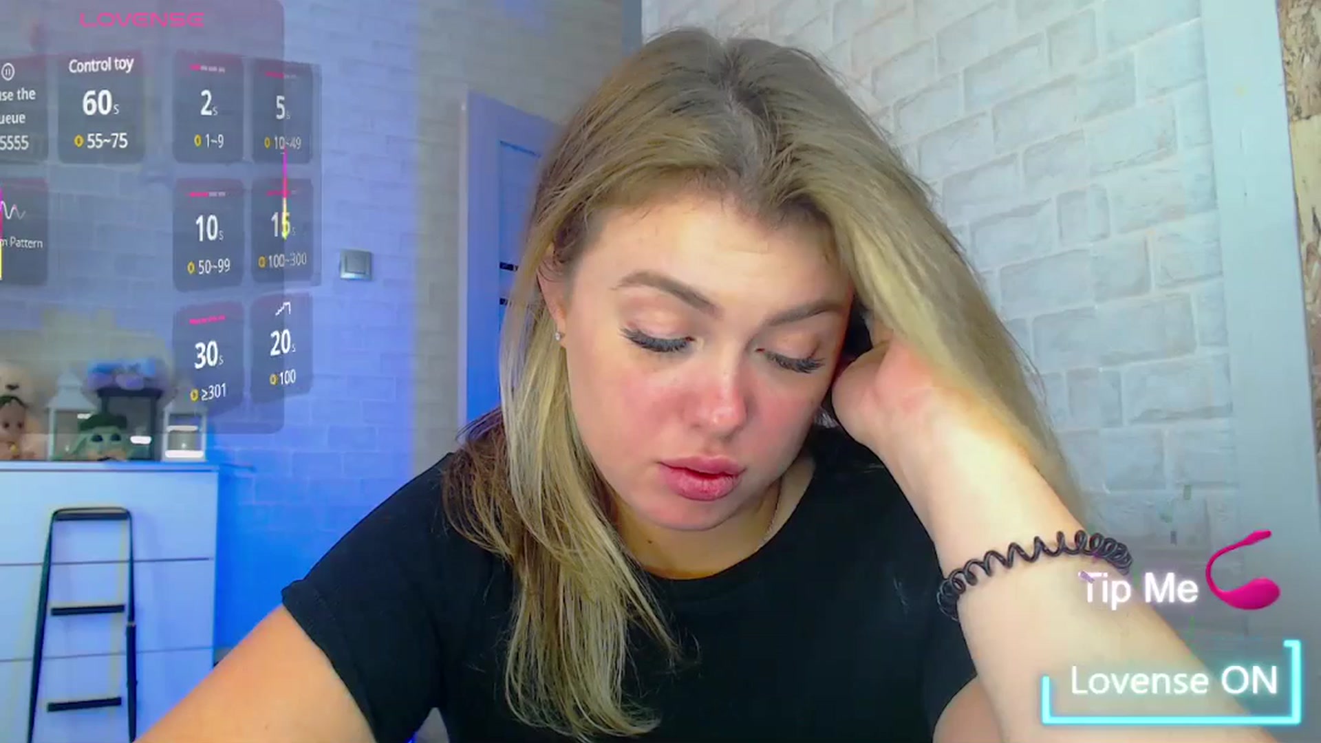 Gallery image thumbnail from SuchCute_'s myfreecams stream on, 07/12/2025, 08:49 image 16 of 20