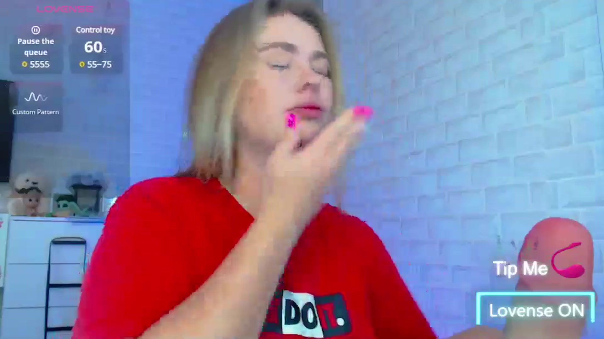 Gallery image thumbnail from SuchCute_'s myfreecams stream on, 07/21/2025, 02:28 image 6 of 20