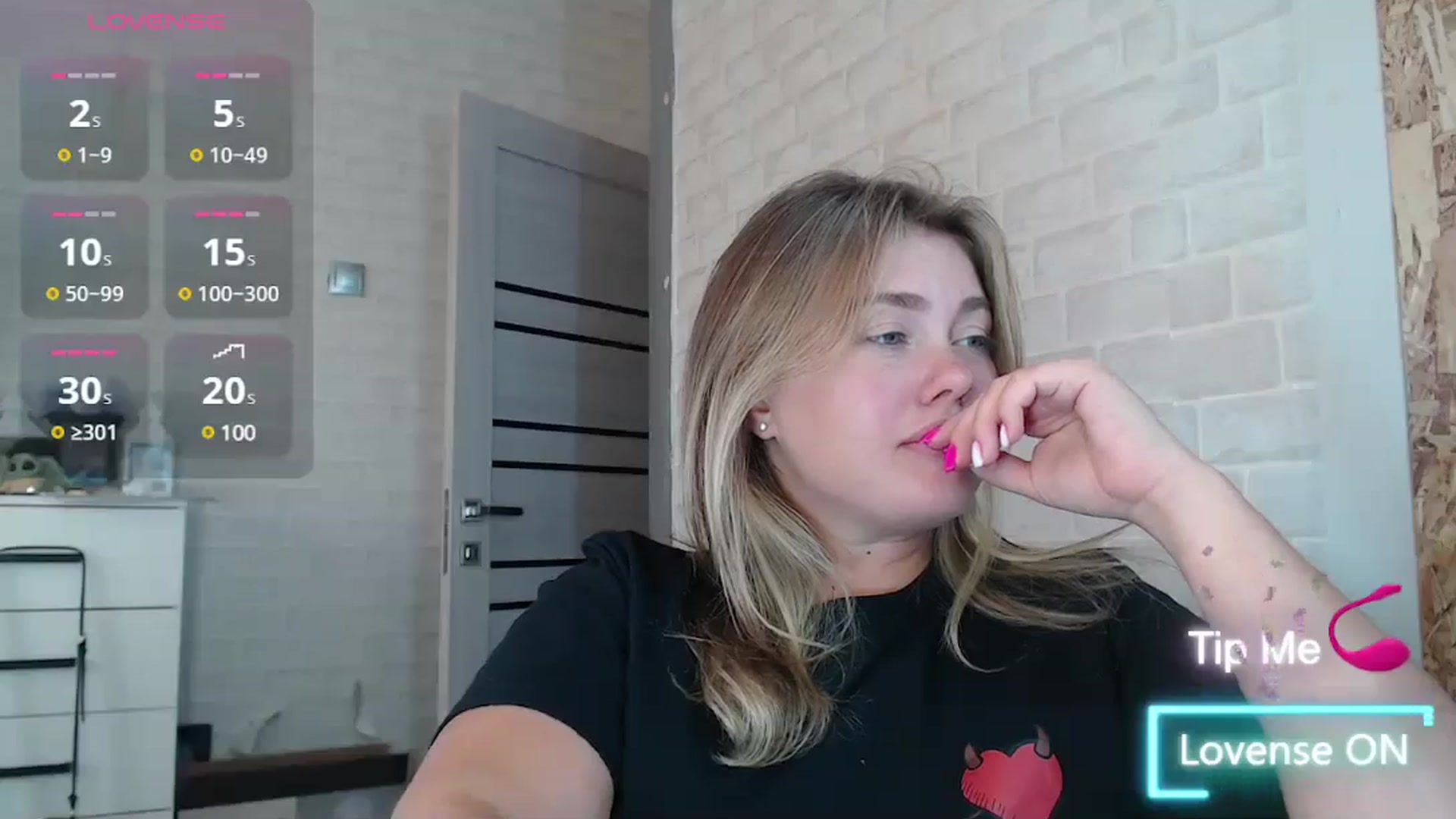 Gallery image thumbnail from SuchCute_'s myfreecams stream on, 07/23/2025, 14:11 image 7 of 20