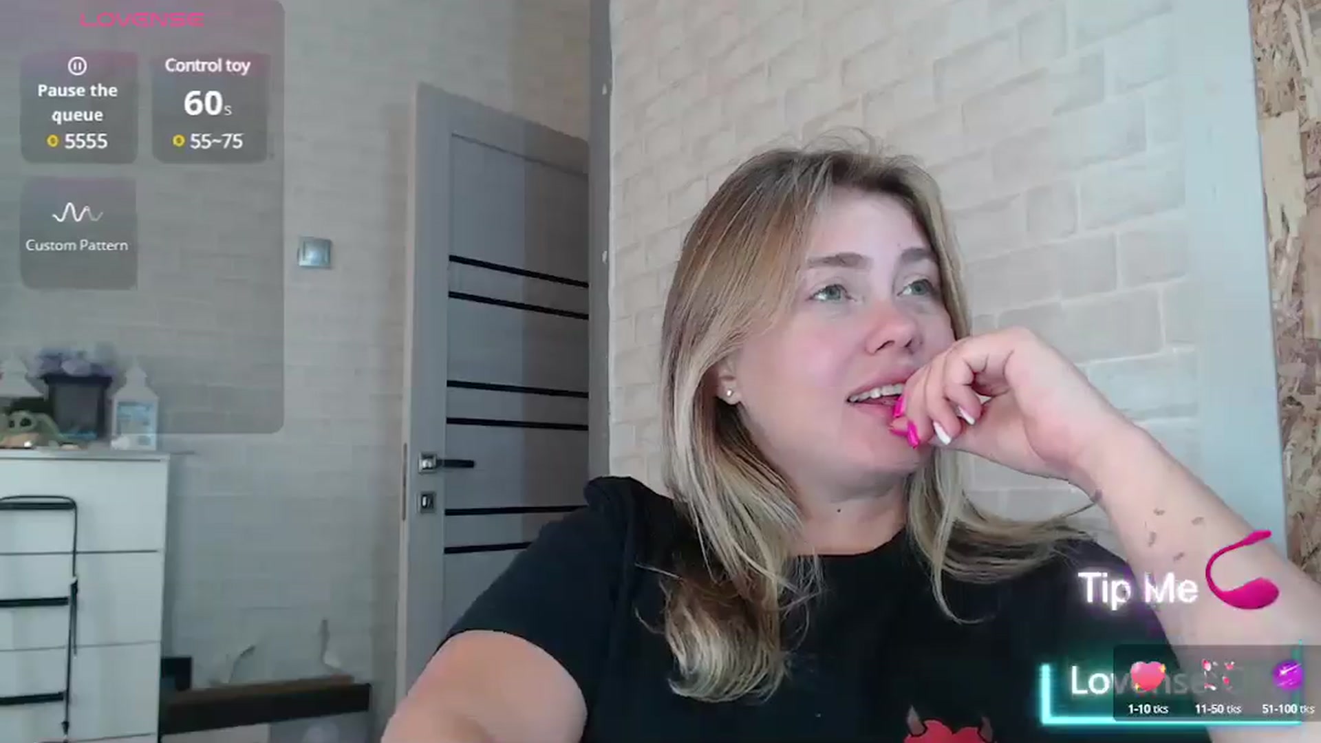 Gallery image thumbnail from SuchCute_'s myfreecams stream on, 07/23/2025, 14:11 image 6 of 20
