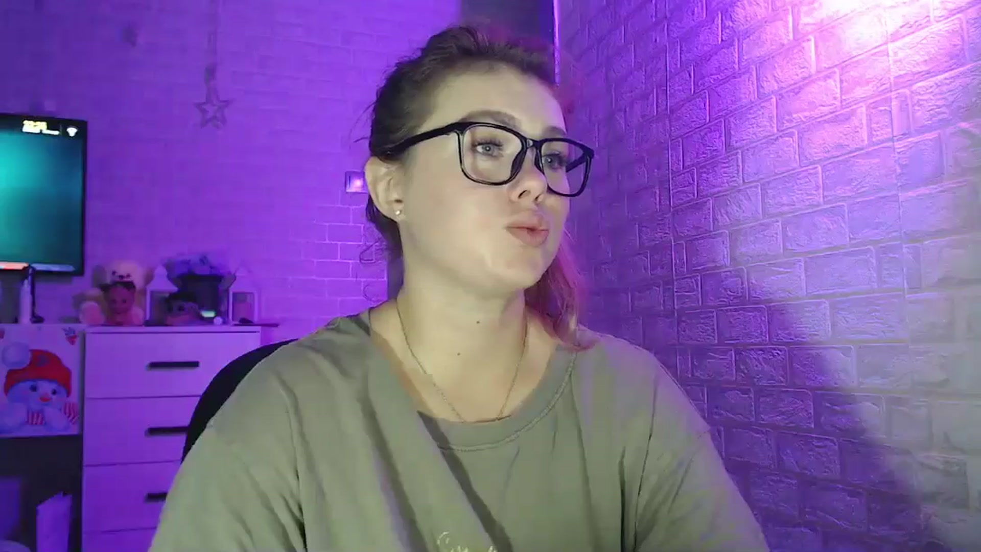 Gallery image thumbnail from SuchCute_'s myfreecams stream on, 08/08/2025, 15:33 image 20 of 20
