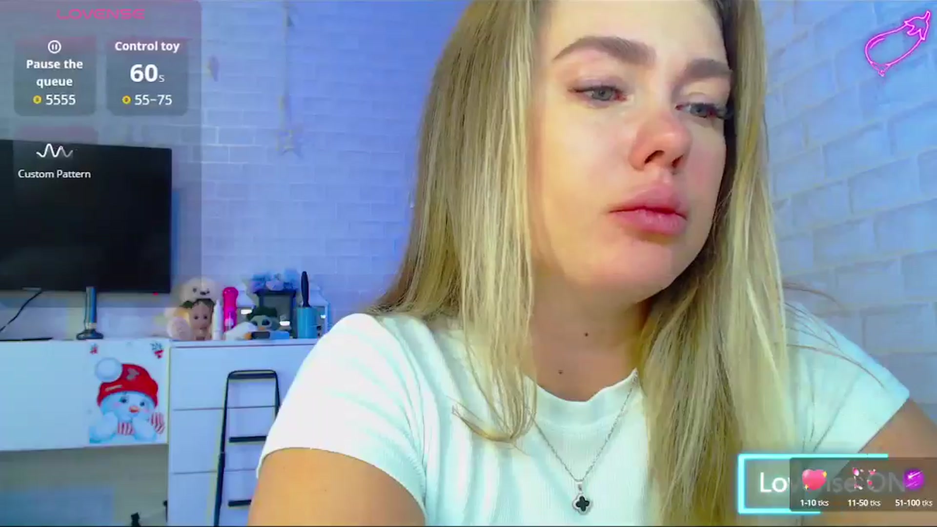 Gallery image thumbnail from SuchCute_'s myfreecams stream on, 08/25/2025, 04:50 image 7 of 20