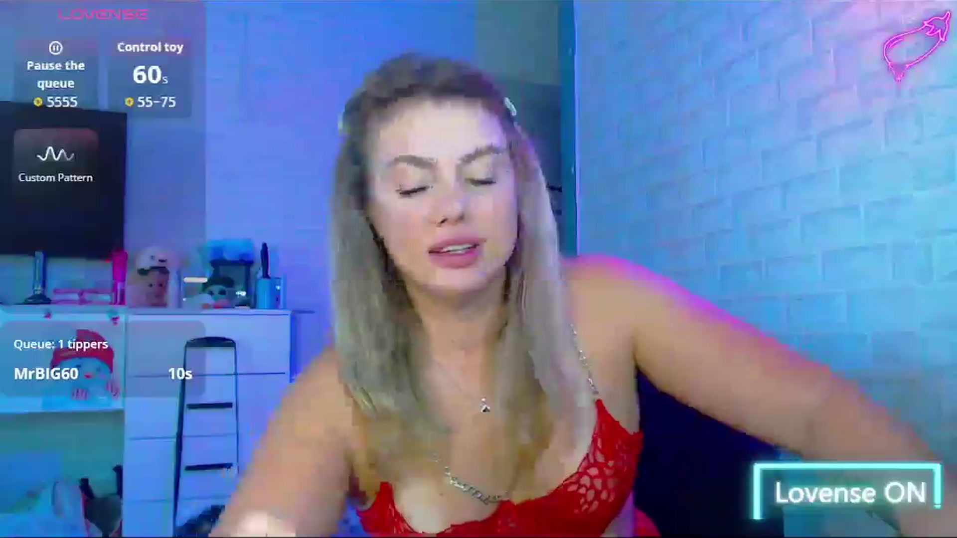 Gallery image thumbnail from SuchCute_'s myfreecams stream on, 08/27/2025, 02:43 image 5 of 20