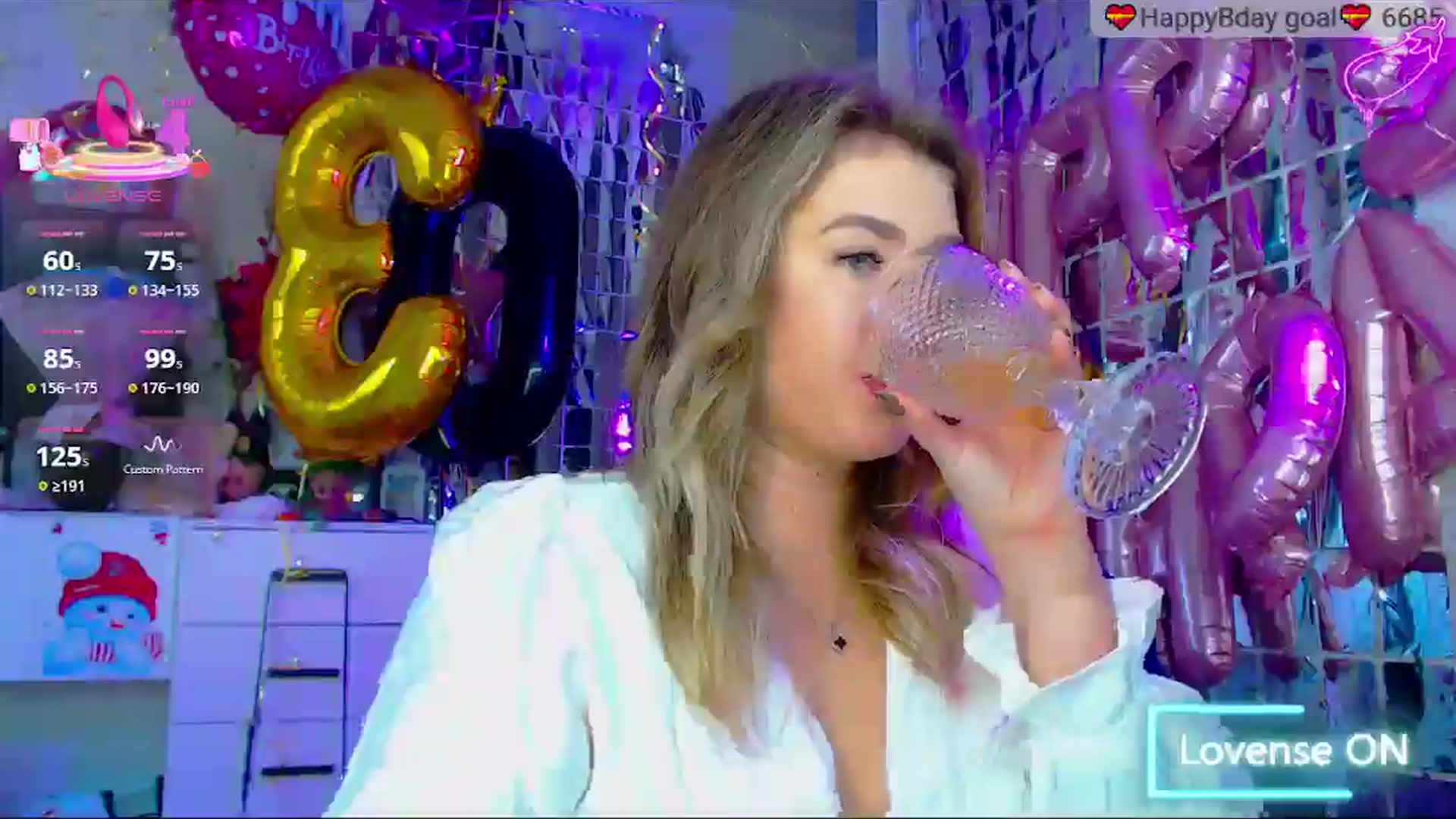 Gallery image thumbnail from SuchCute_'s myfreecams stream on, 09/15/2025, 03:26 image 13 of 20