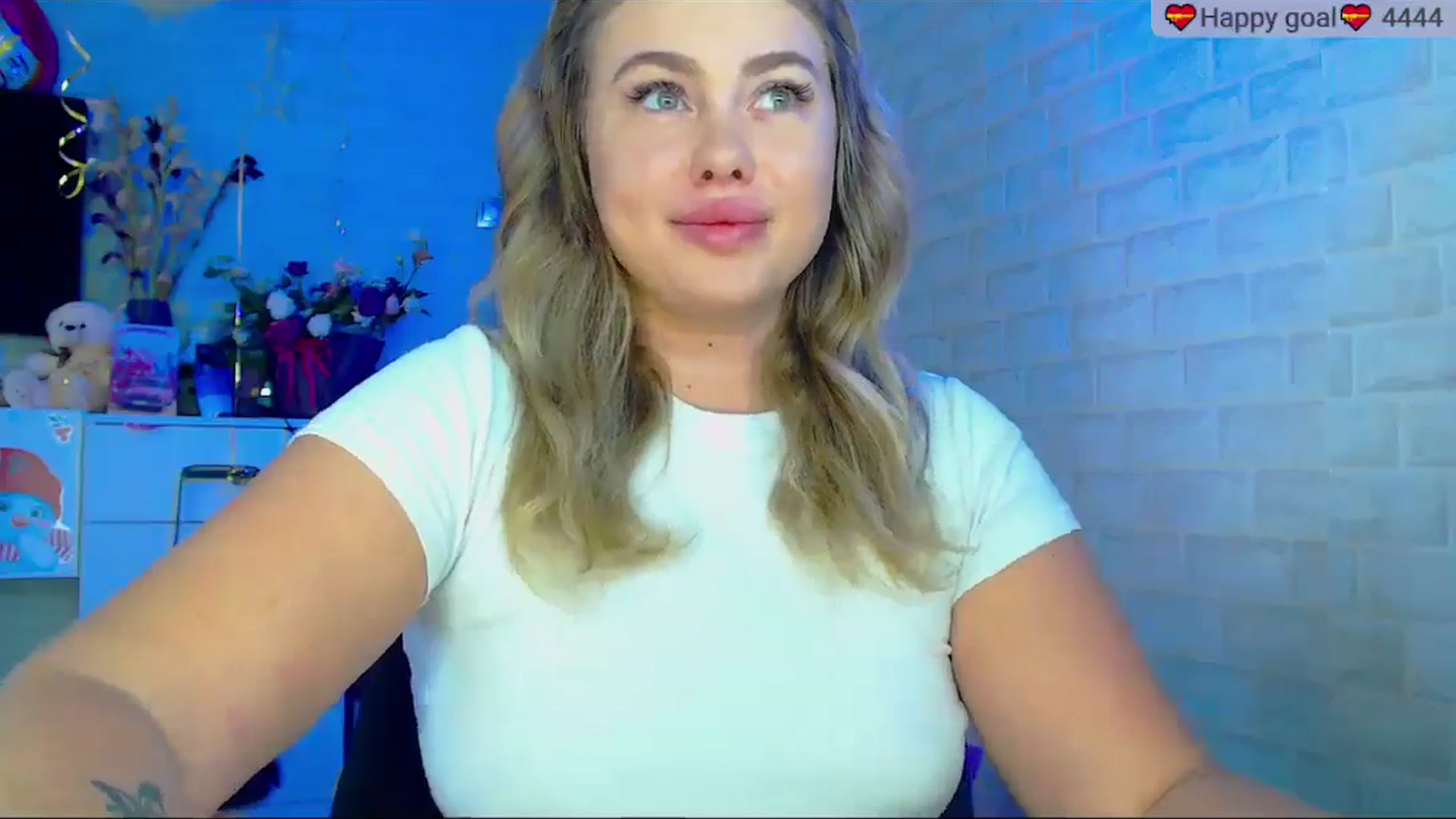 Gallery image thumbnail from SuchCute_'s myfreecams stream on, 09/22/2025, 03:34 image 2 of 20