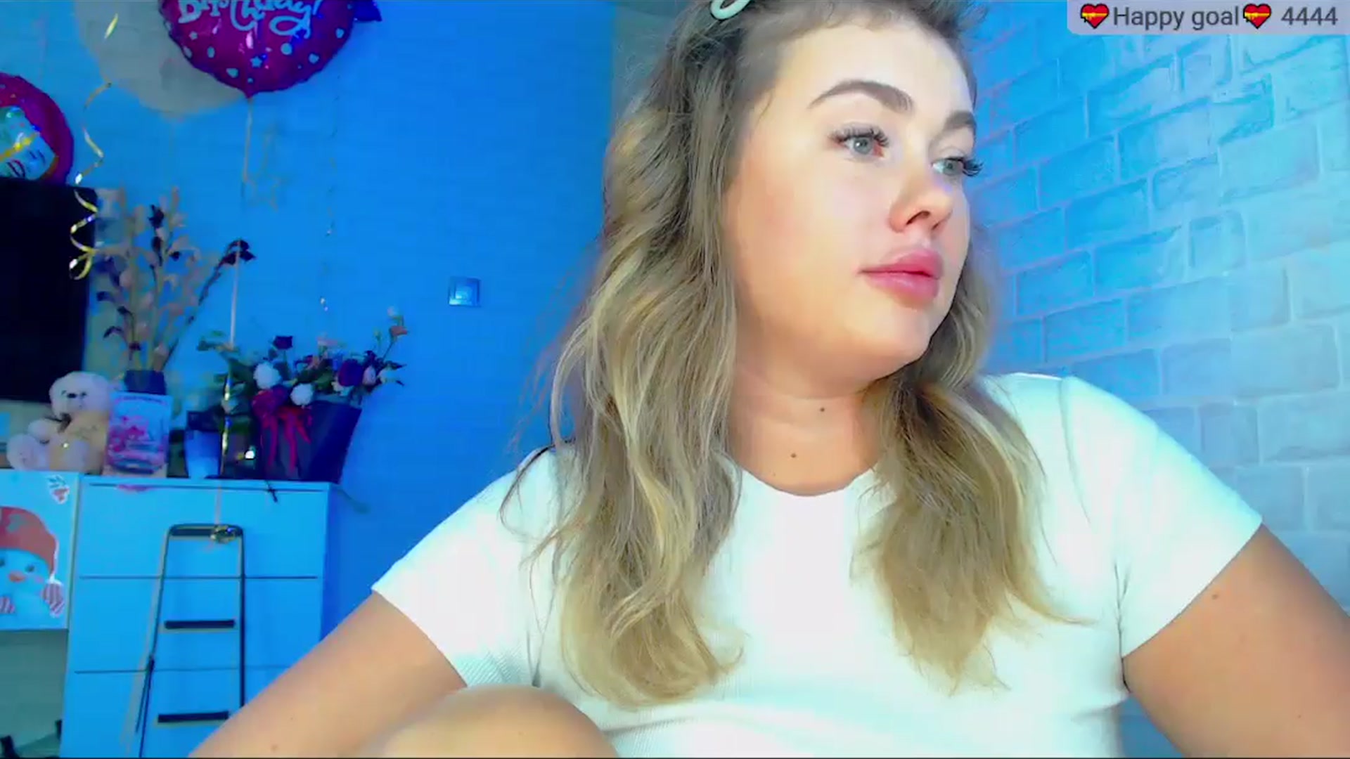 Gallery image thumbnail from SuchCute_'s myfreecams stream on, 09/22/2025, 03:34 image 10 of 20