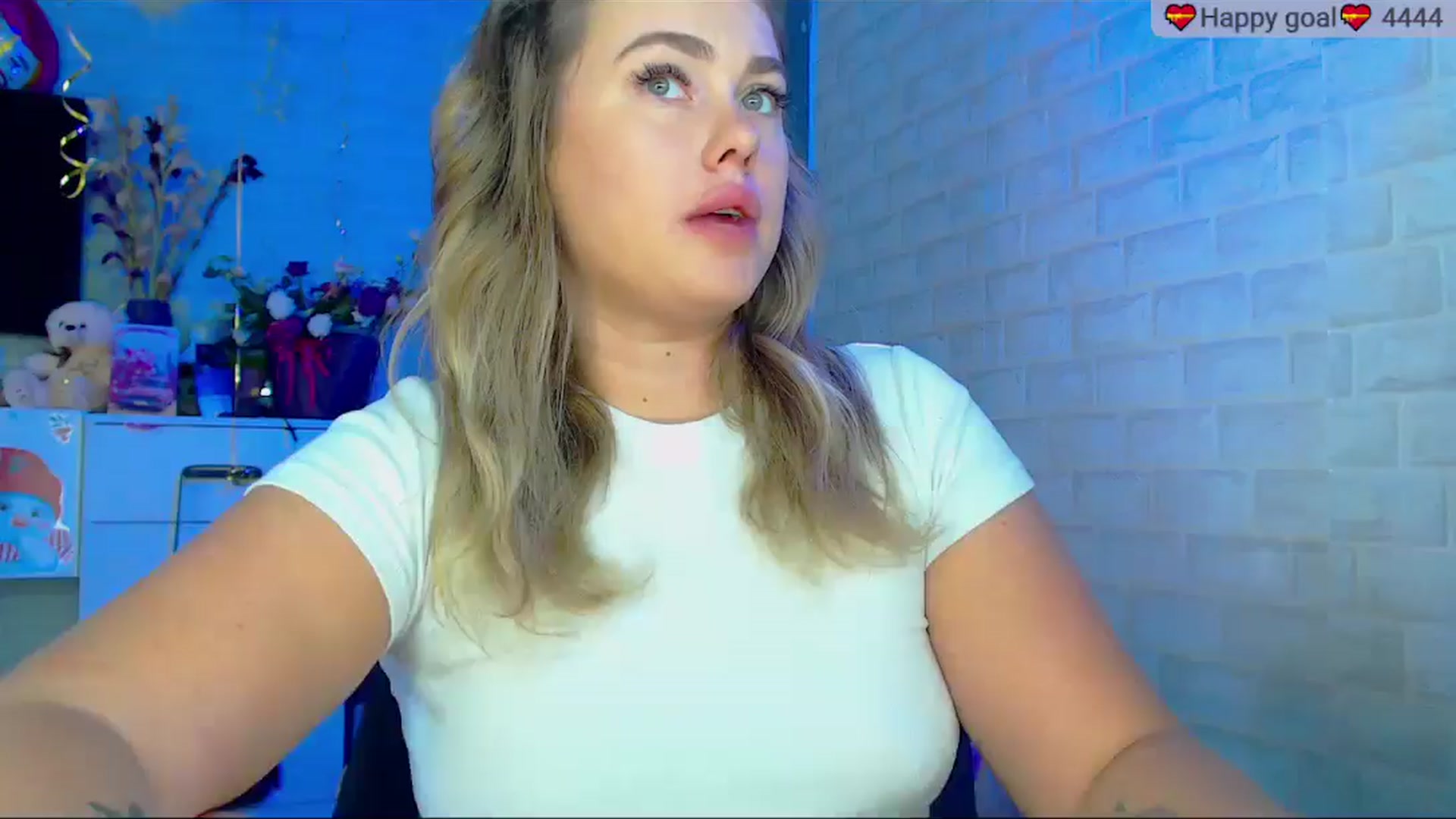 Gallery image thumbnail from SuchCute_'s myfreecams stream on, 09/22/2025, 03:34 image 1 of 20