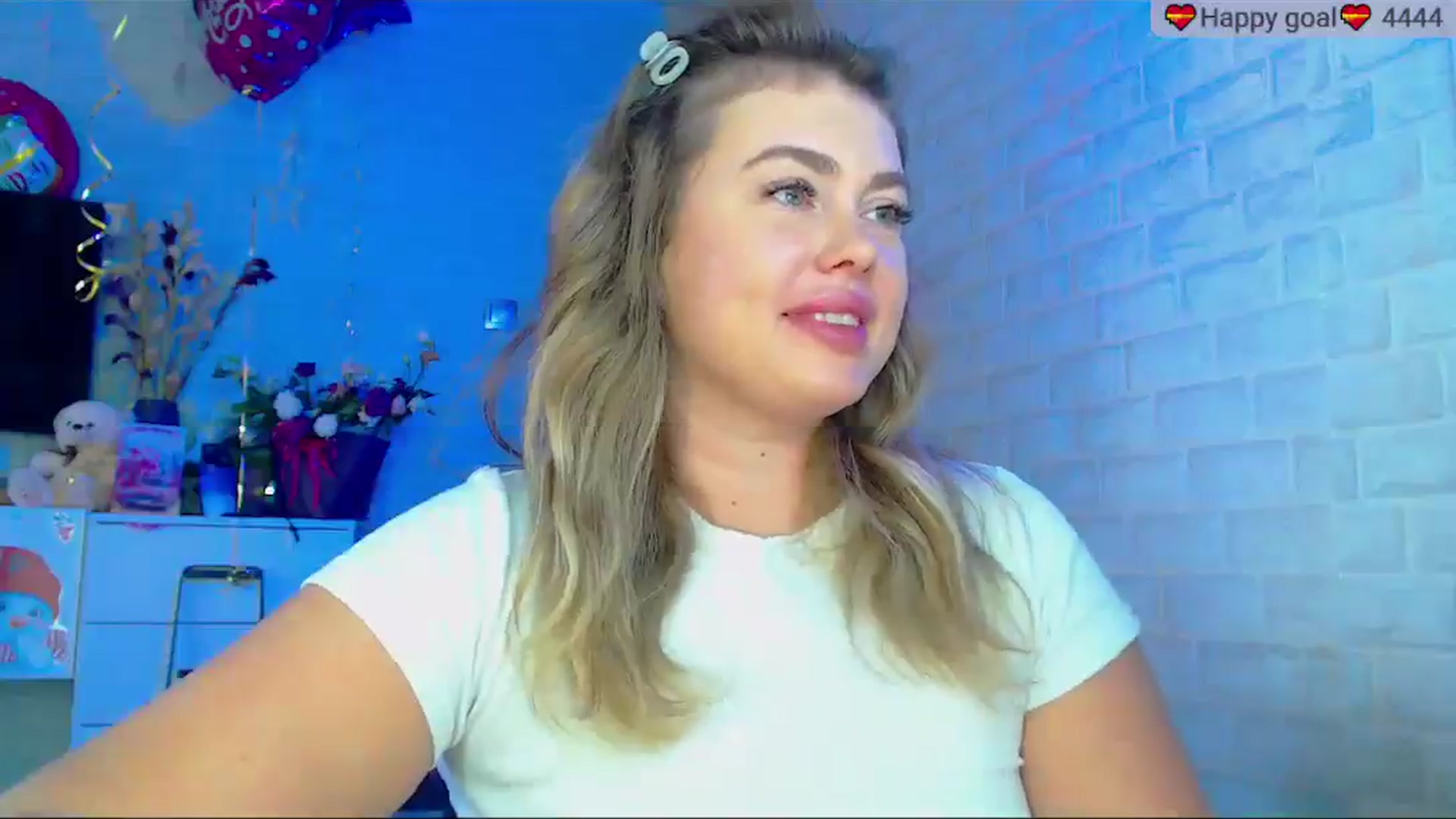 Gallery image thumbnail from SuchCute_'s myfreecams stream on, 09/22/2025, 03:34 image 14 of 20